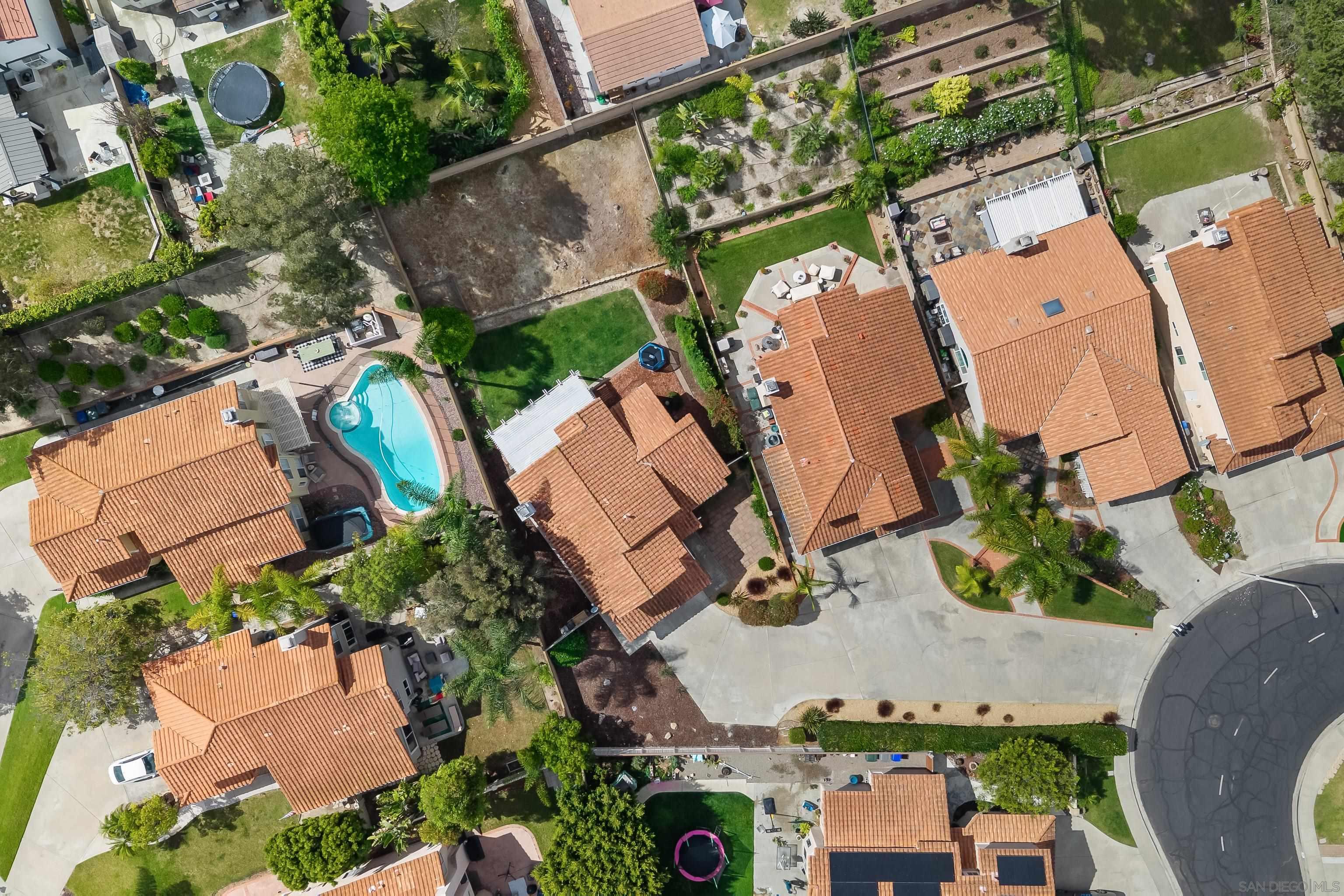 Detail Gallery Image 39 of 44 For 1865  Ithaca Dr, Vista,  CA 92081 - 3 Beds | 2/1 Baths