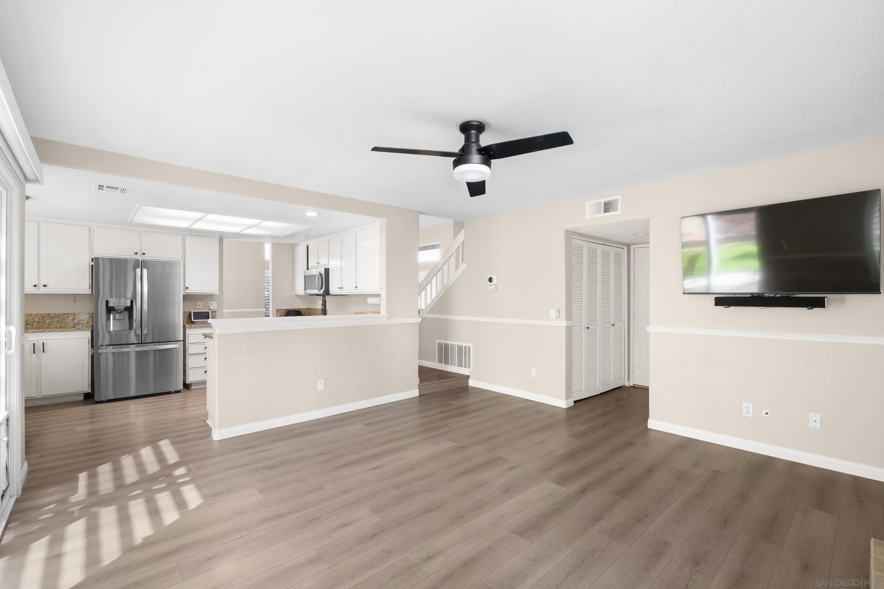 Detail Gallery Image 7 of 44 For 1865  Ithaca Dr, Vista,  CA 92081 - 3 Beds | 2/1 Baths