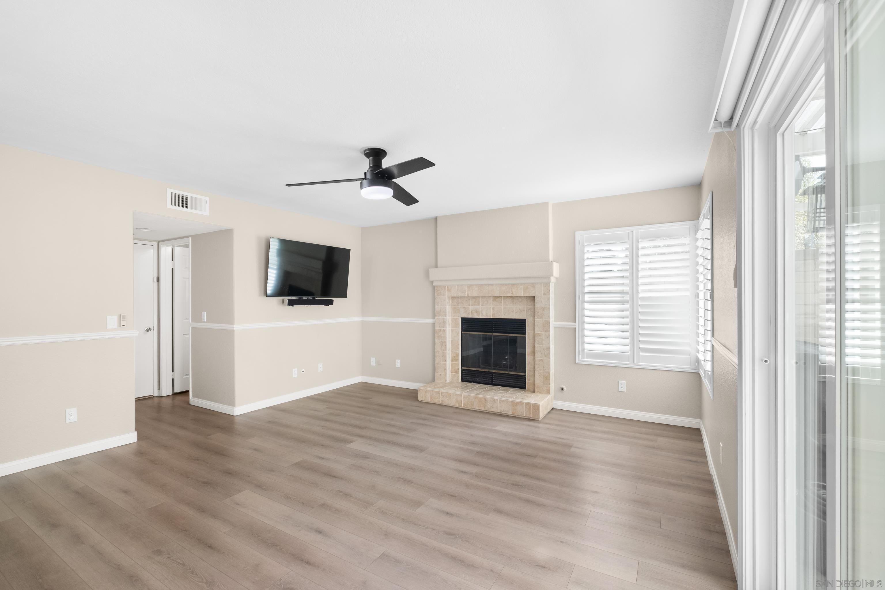 Detail Gallery Image 8 of 44 For 1865  Ithaca Dr, Vista,  CA 92081 - 3 Beds | 2/1 Baths