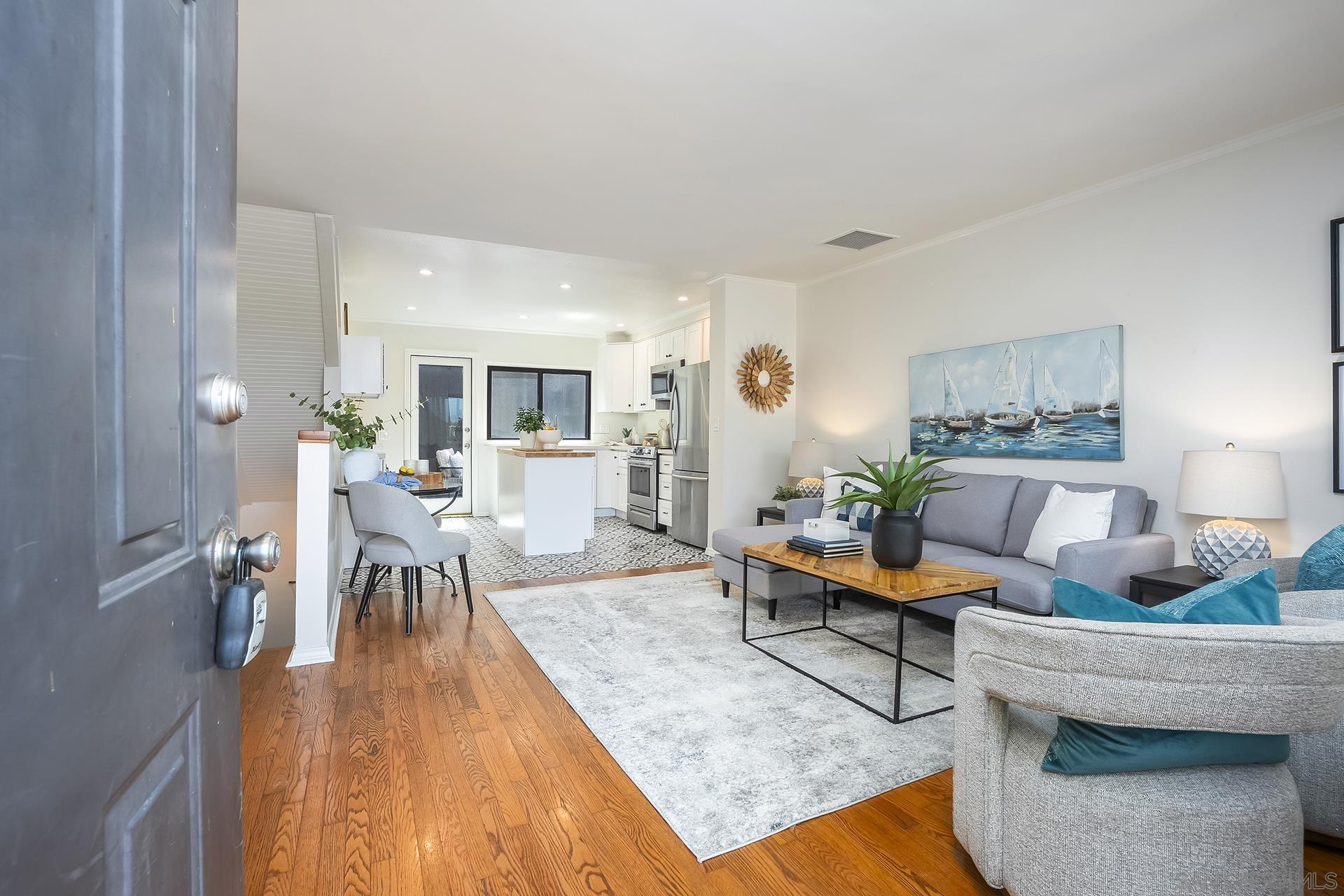 Front Image Thumbnail for SD260008938