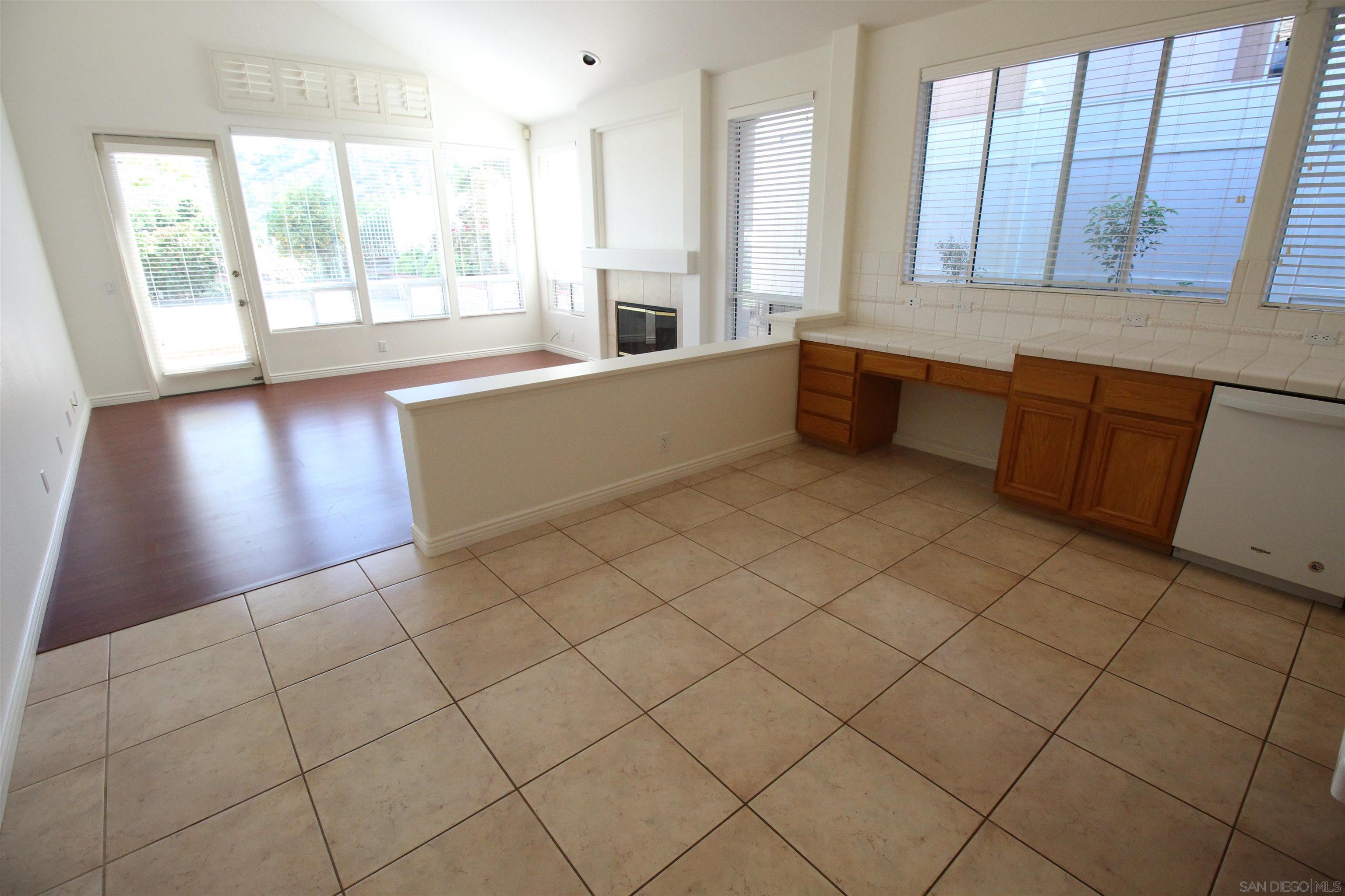 Detail Gallery Image 11 of 34 For 12523  Cypress Woods, San Diego,  CA 92131 - 3 Beds | 2 Baths