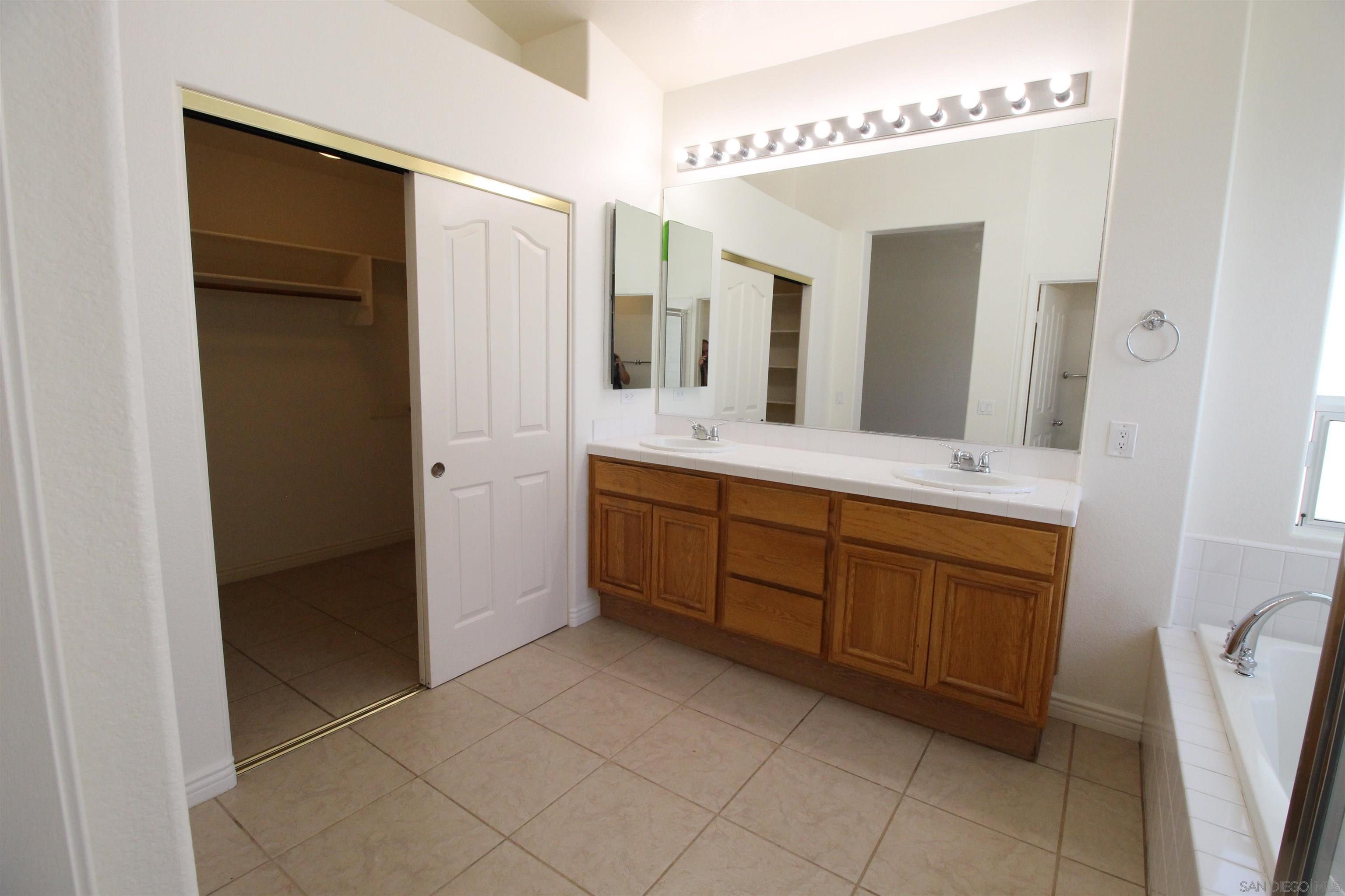 Detail Gallery Image 31 of 34 For 12523  Cypress Woods, San Diego,  CA 92131 - 3 Beds | 2 Baths