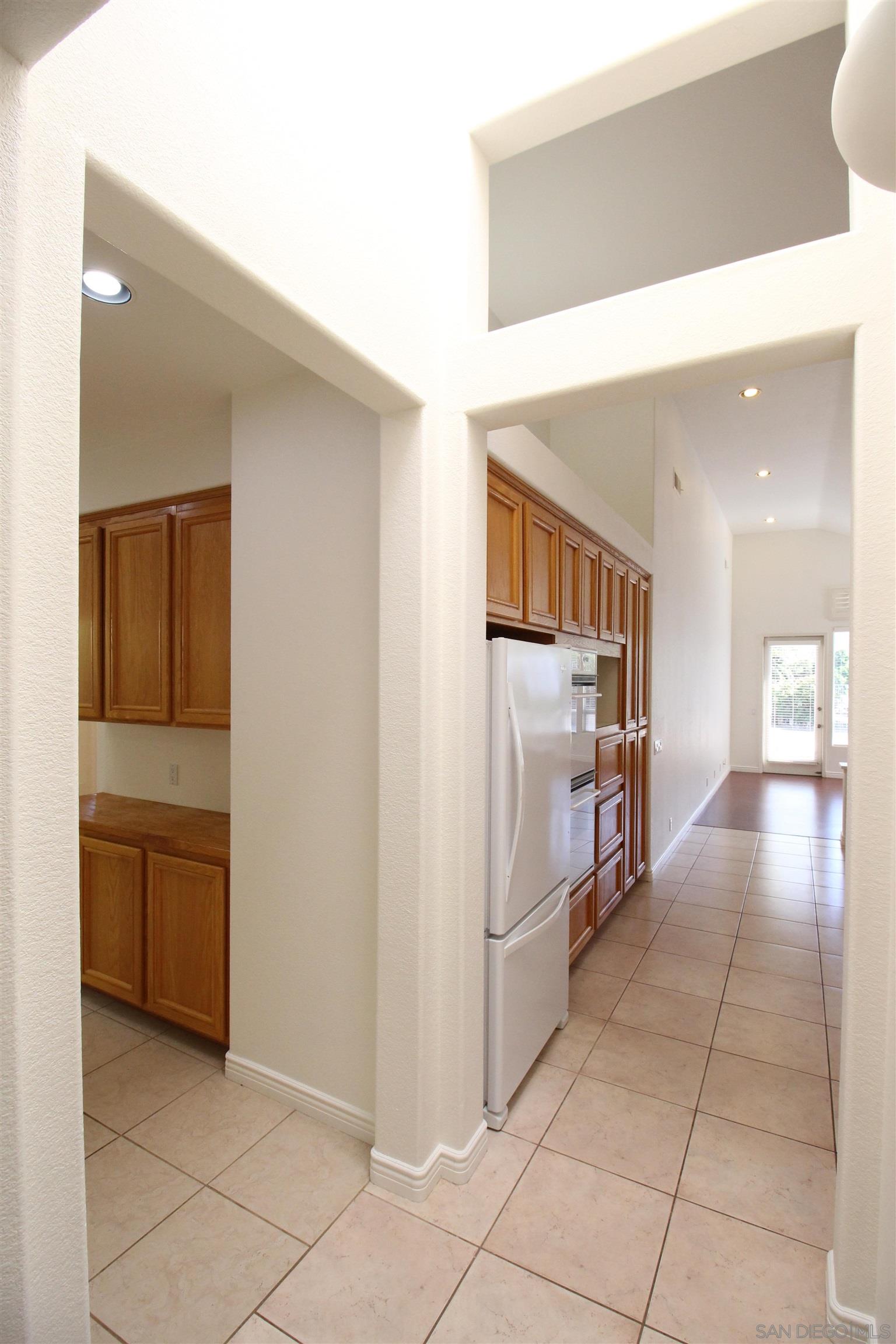 Detail Gallery Image 8 of 34 For 12523  Cypress Woods, San Diego,  CA 92131 - 3 Beds | 2 Baths