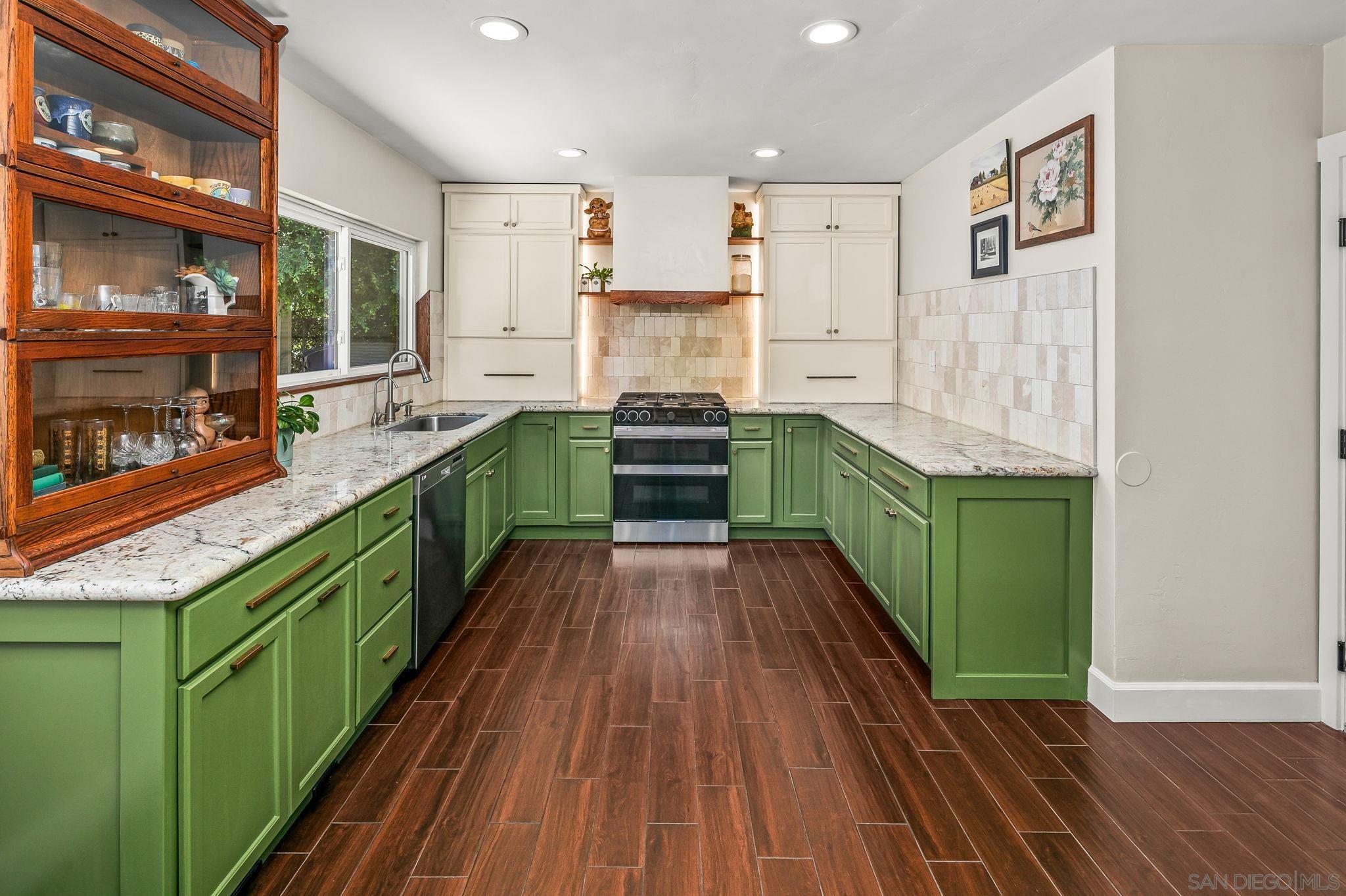 Front Image Thumbnail for SD260008990