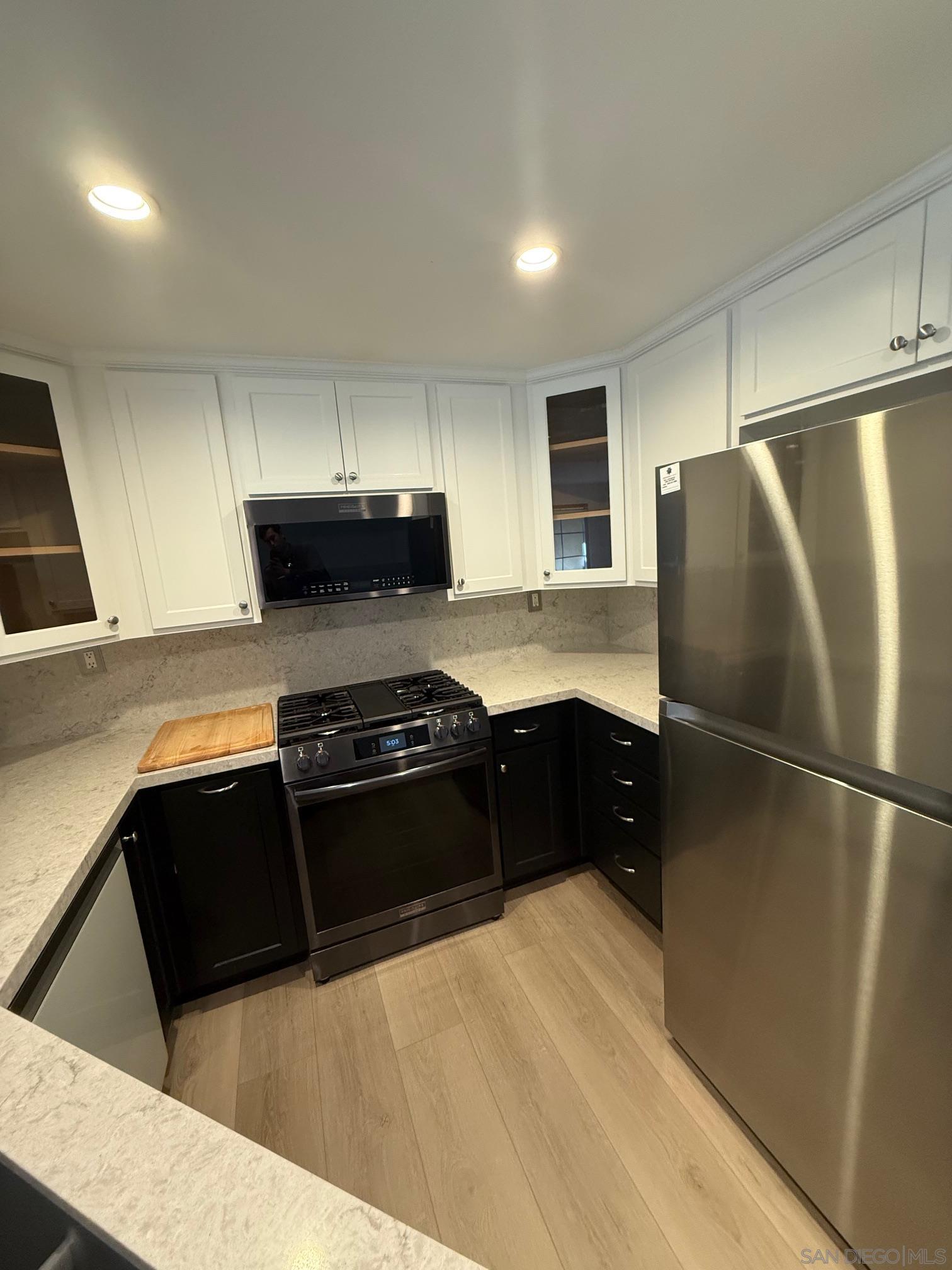 Detail Gallery Image 7 of 12 For 12675  Camino Mira Del Mar  177, San Diego,  CA 92130 - 1 Beds | 1 Baths