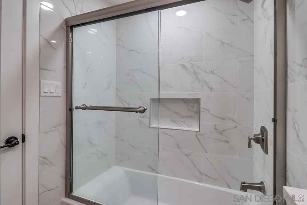 Detail Gallery Image 24 of 28 For 4909  Orchard Ave  302, San Diego,  CA 92107 - 2 Beds | 2 Baths