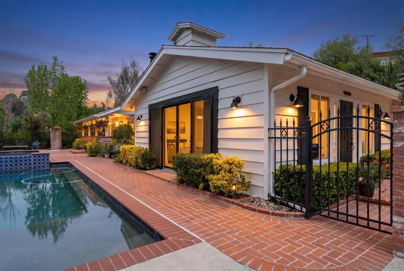 Front Image Thumbnail for SD260009095