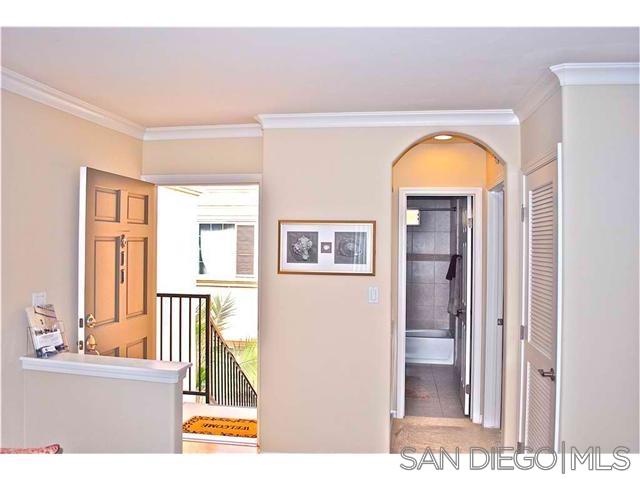 Detail Gallery Image 4 of 8 For 853  Thomas  11, San Diego,  CA 92109 - 1 Beds | 1 Baths