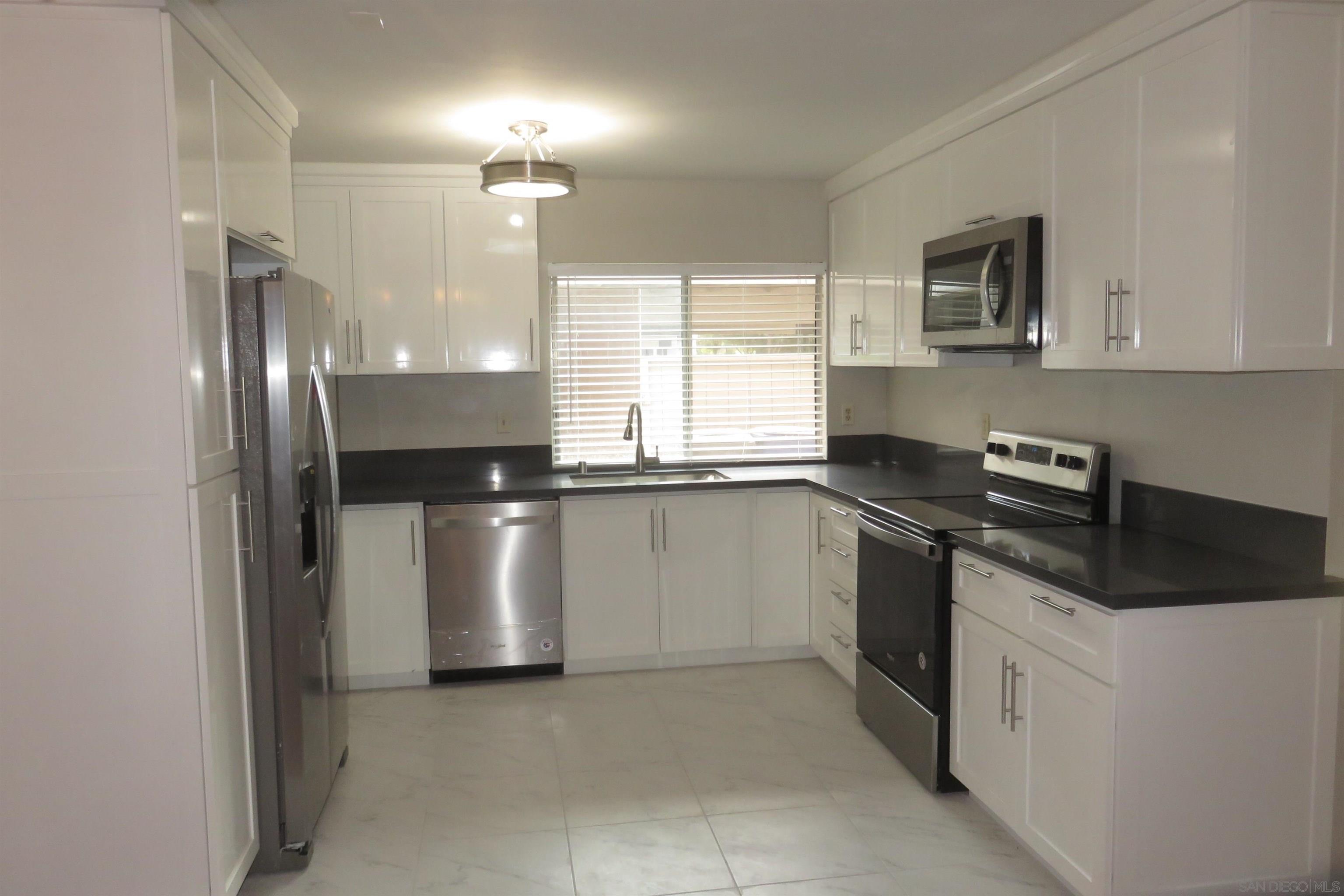 Detail Gallery Image 11 of 33 For 9526  Easter Way, San Diego,  CA 92121 - 3 Beds | 1/1 Baths