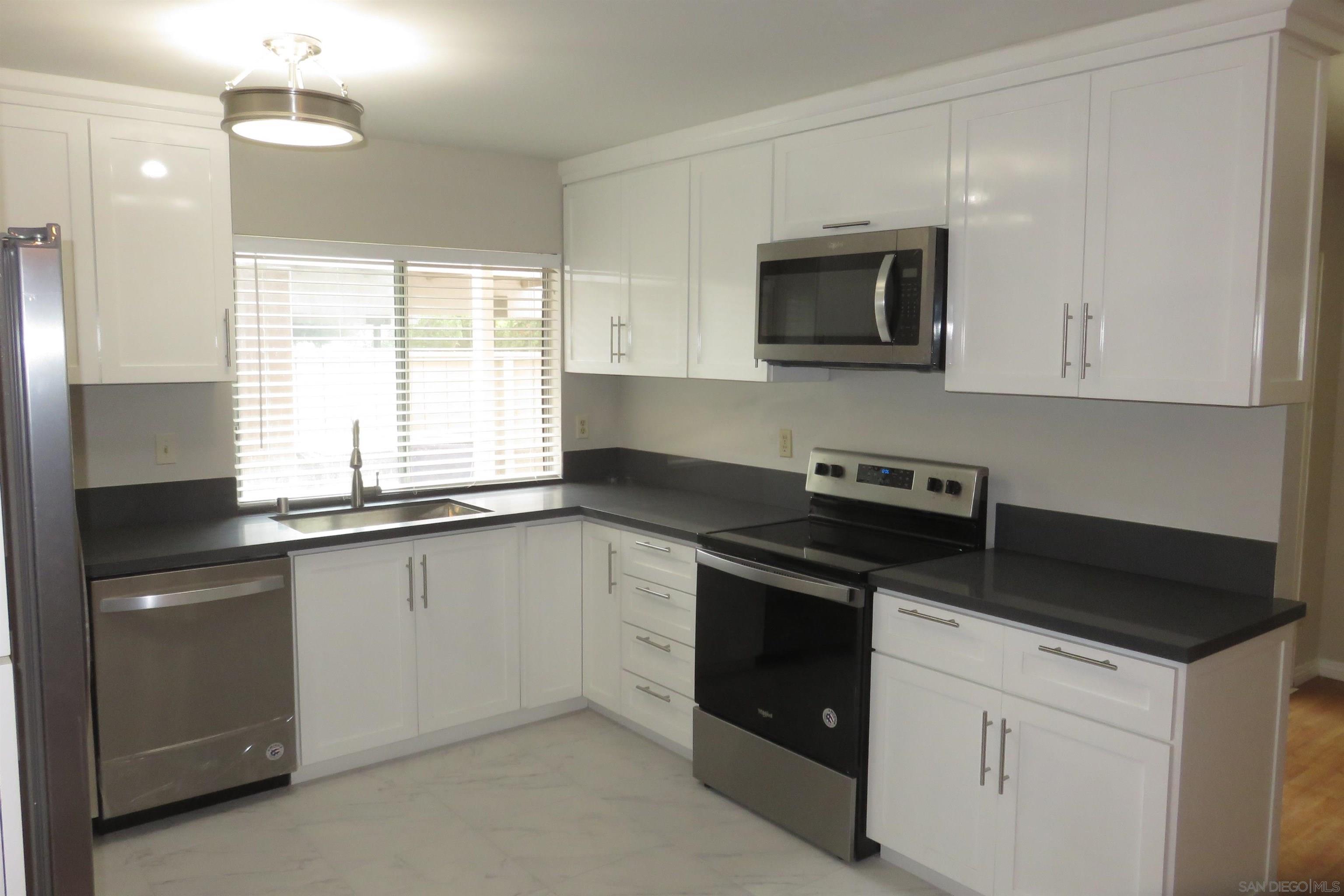 Detail Gallery Image 12 of 33 For 9526  Easter Way, San Diego,  CA 92121 - 3 Beds | 1/1 Baths