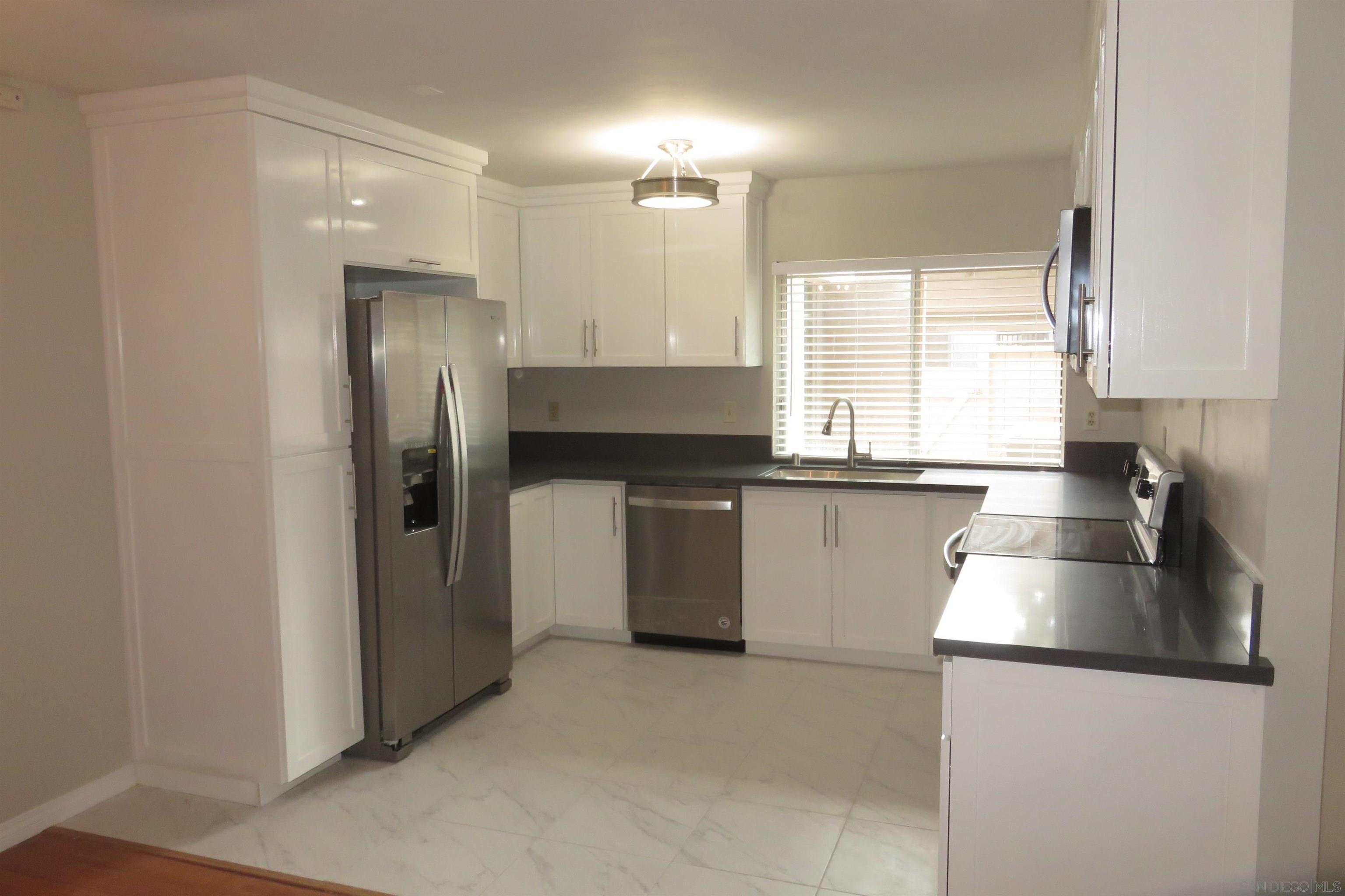 Detail Gallery Image 10 of 33 For 9526  Easter Way, San Diego,  CA 92121 - 3 Beds | 1/1 Baths