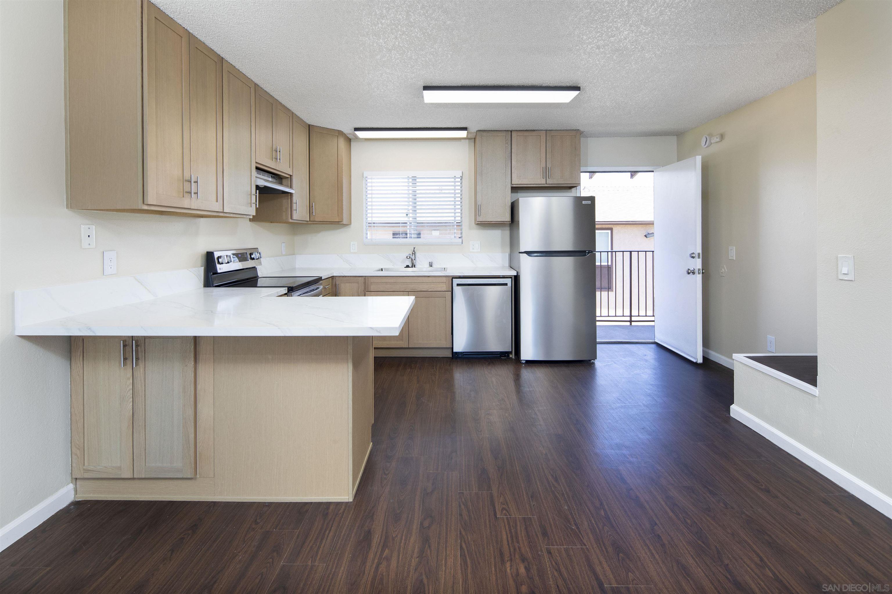 Front Image Thumbnail for SD260009140