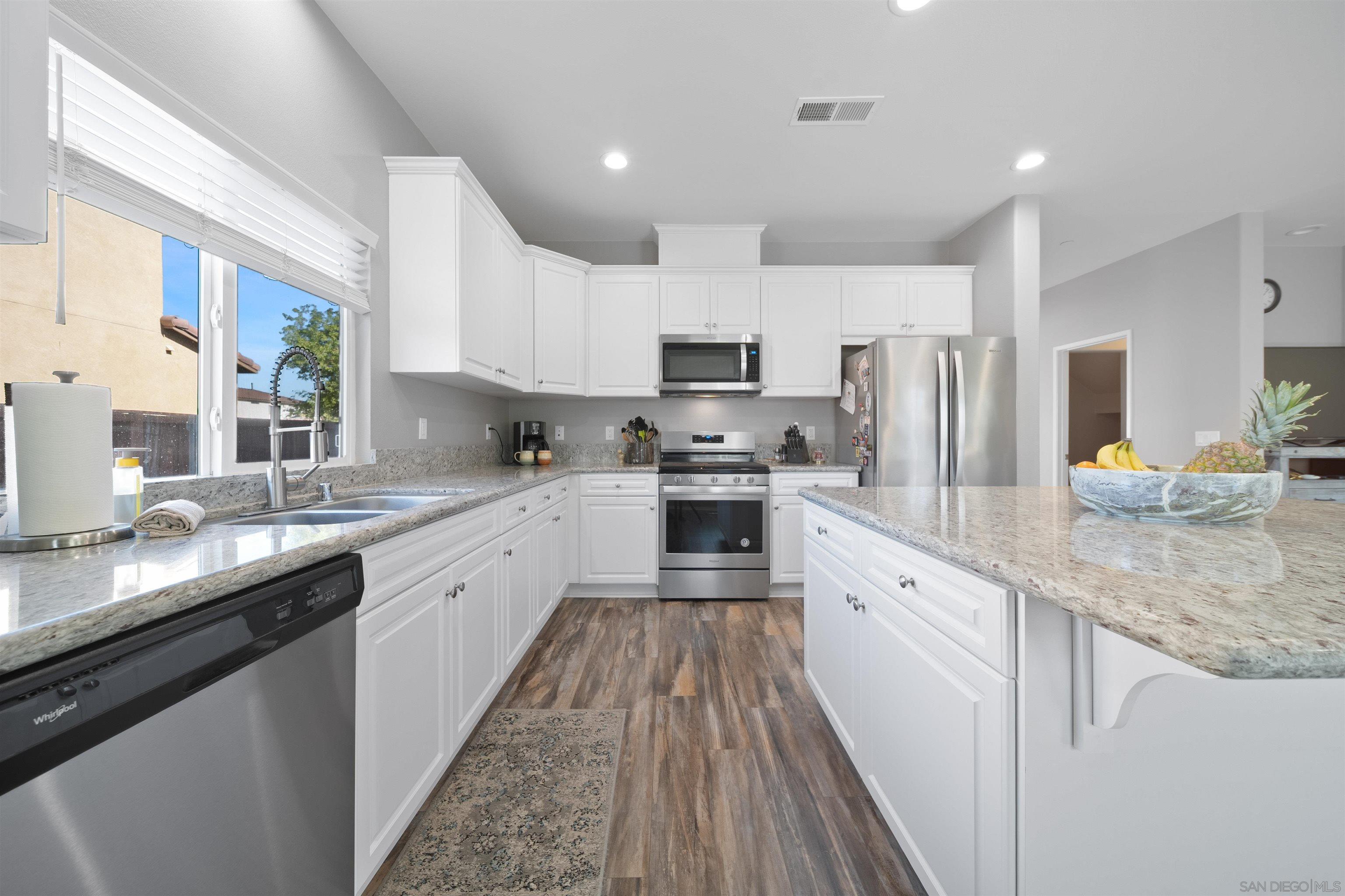 Detail Gallery Image 12 of 44 For 669  Las Lomas, Imperial,  CA 92251 - 5 Beds | 3 Baths