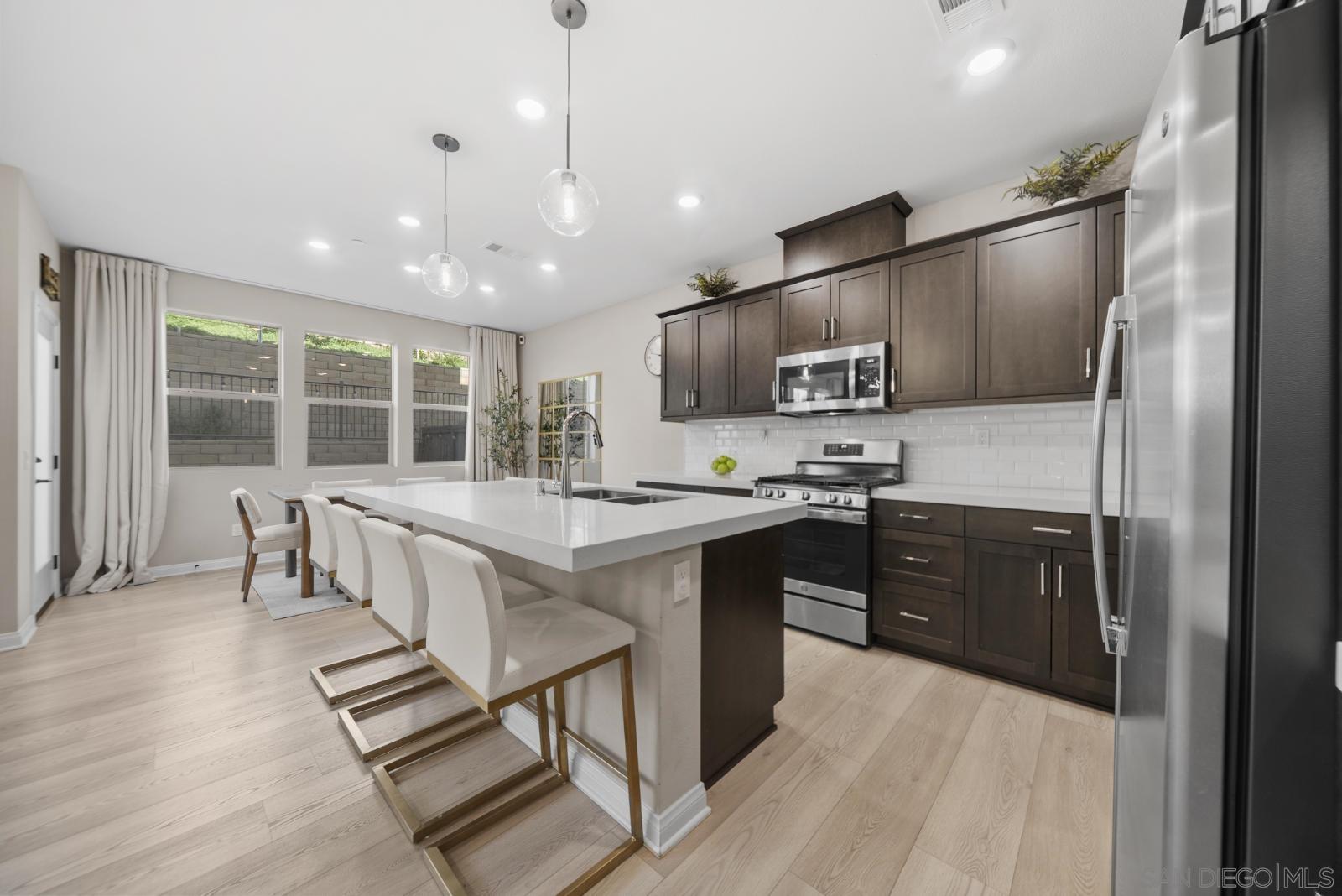 Front Image Thumbnail for SD260009177