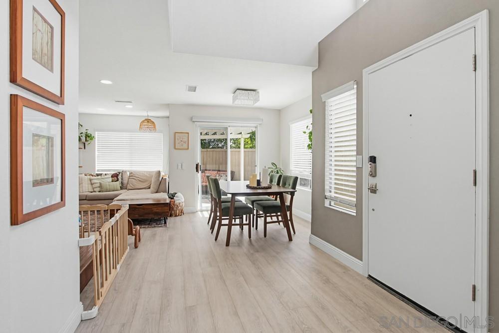 Detail Gallery Image 11 of 41 For 340  Ferrara, Vista,  CA 92083 - 3 Beds | 2/1 Baths