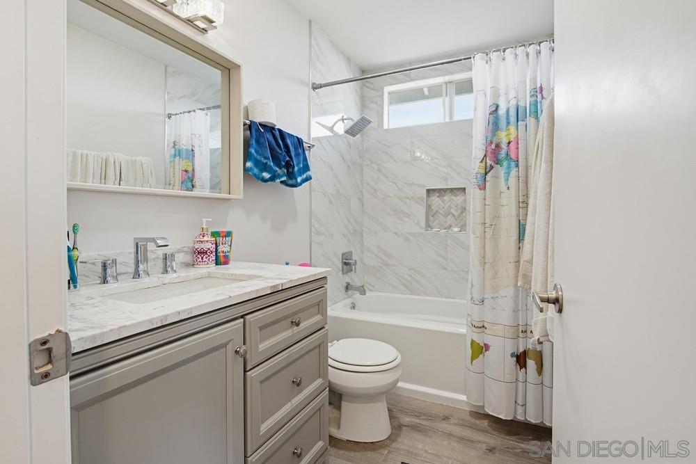 Detail Gallery Image 27 of 41 For 340  Ferrara, Vista,  CA 92083 - 3 Beds | 2/1 Baths