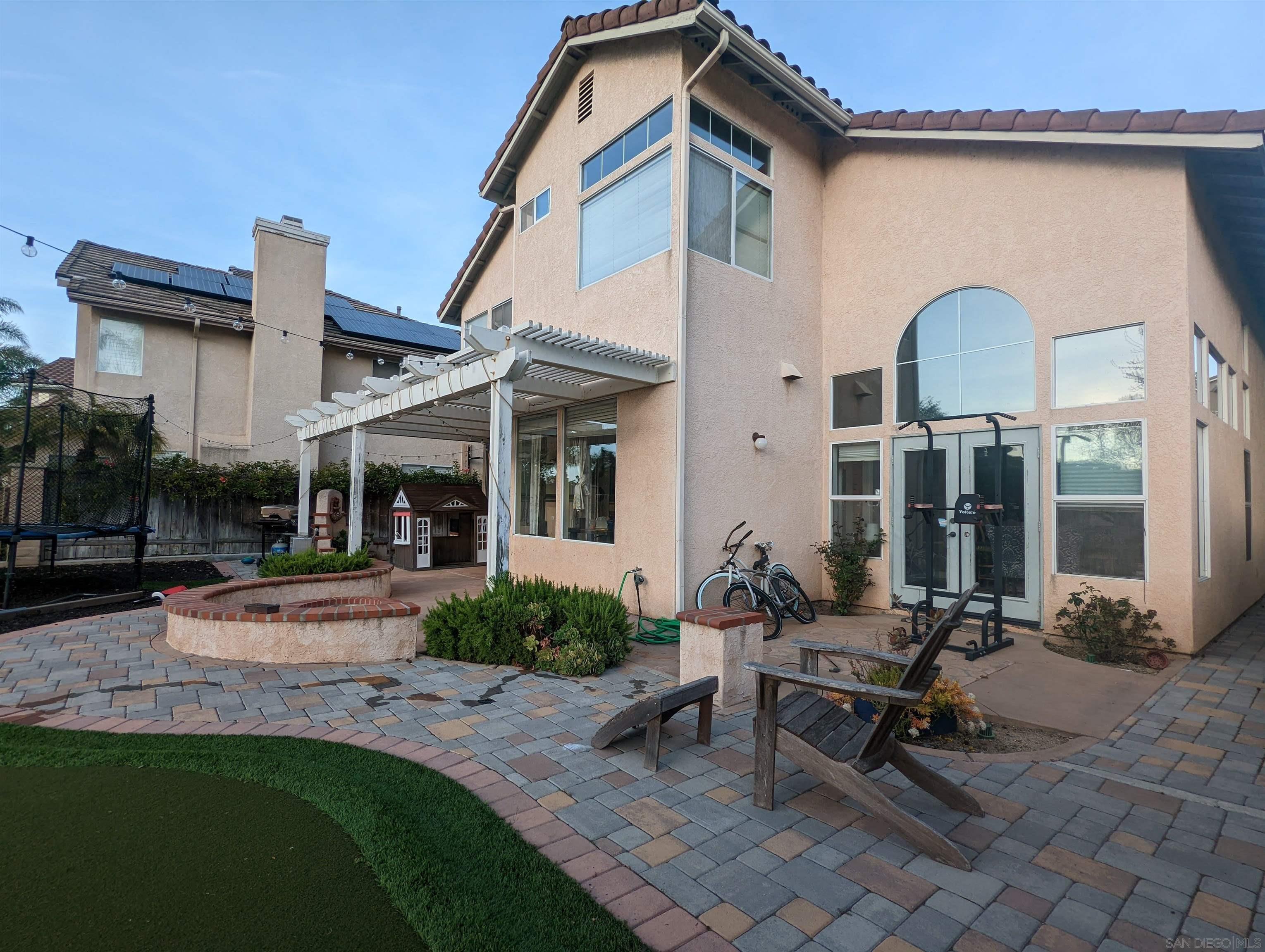 Detail Gallery Image 2 of 12 For 11216  Monticook Ct, San Diego,  CA 92127 - 5 Beds | 3 Baths