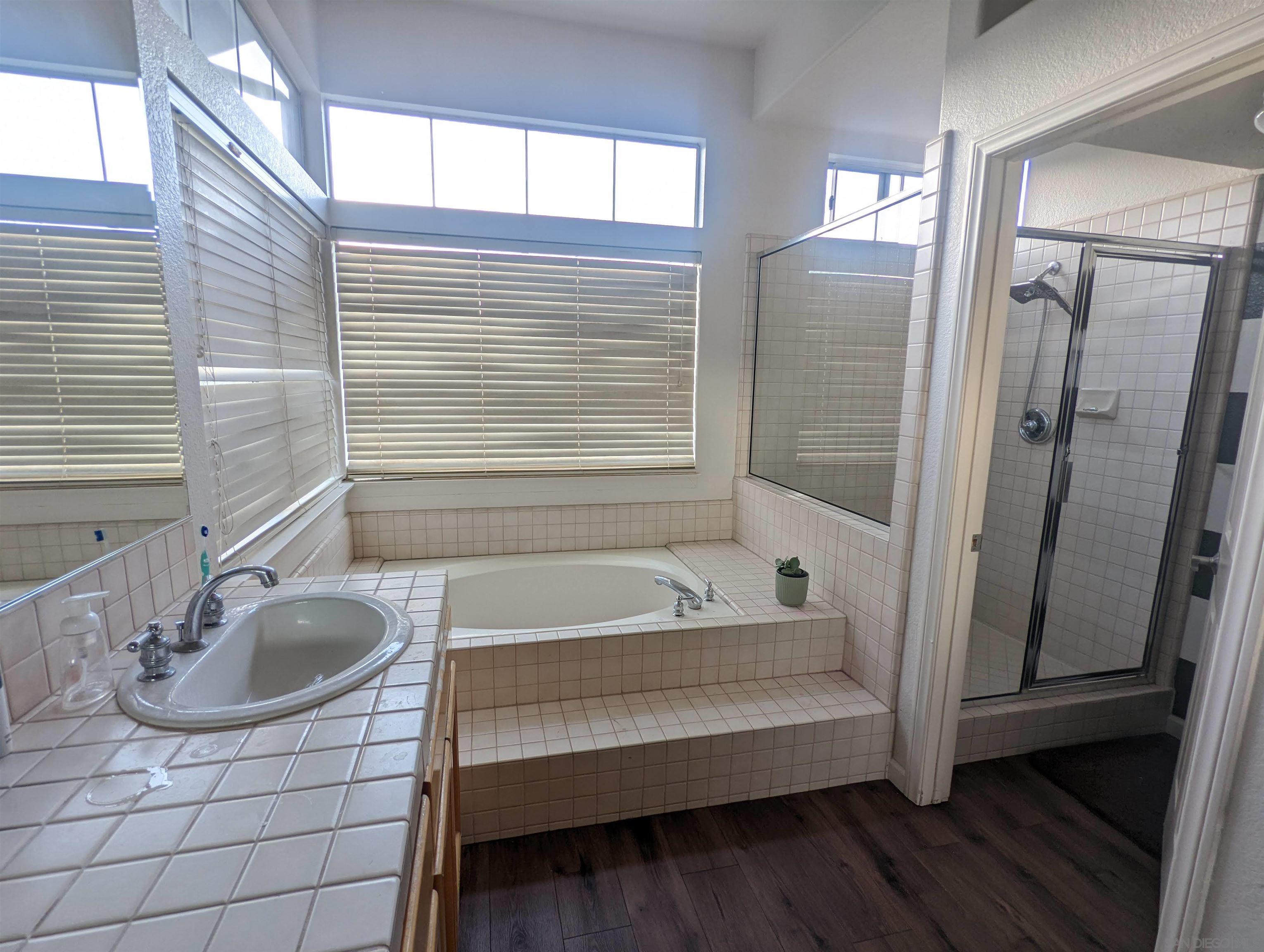 Detail Gallery Image 11 of 12 For 11216  Monticook Ct, San Diego,  CA 92127 - 5 Beds | 3 Baths