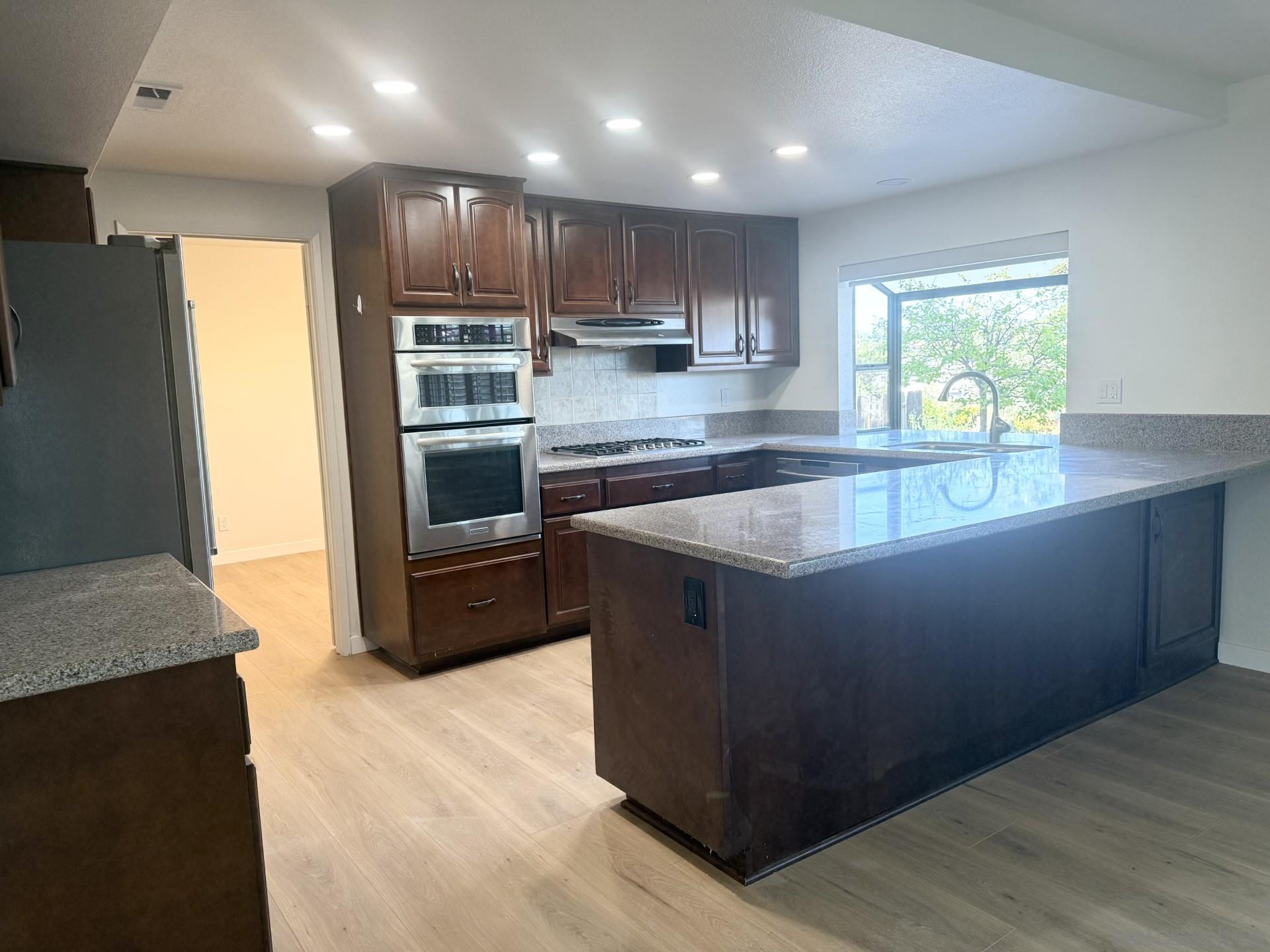 Detail Gallery Image 3 of 9 For 14547  Yukon, San Diego,  CA 92129 - 4 Beds | 2/1 Baths