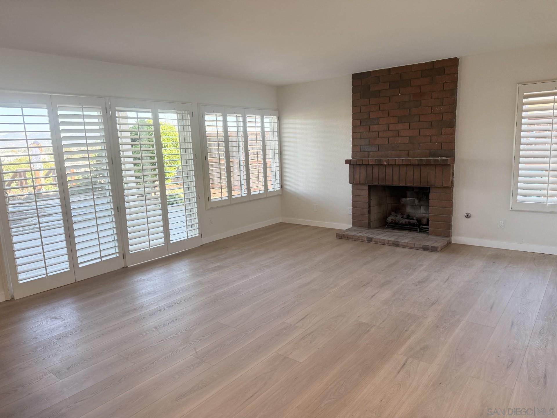 Detail Gallery Image 4 of 9 For 14547  Yukon, San Diego,  CA 92129 - 4 Beds | 2/1 Baths