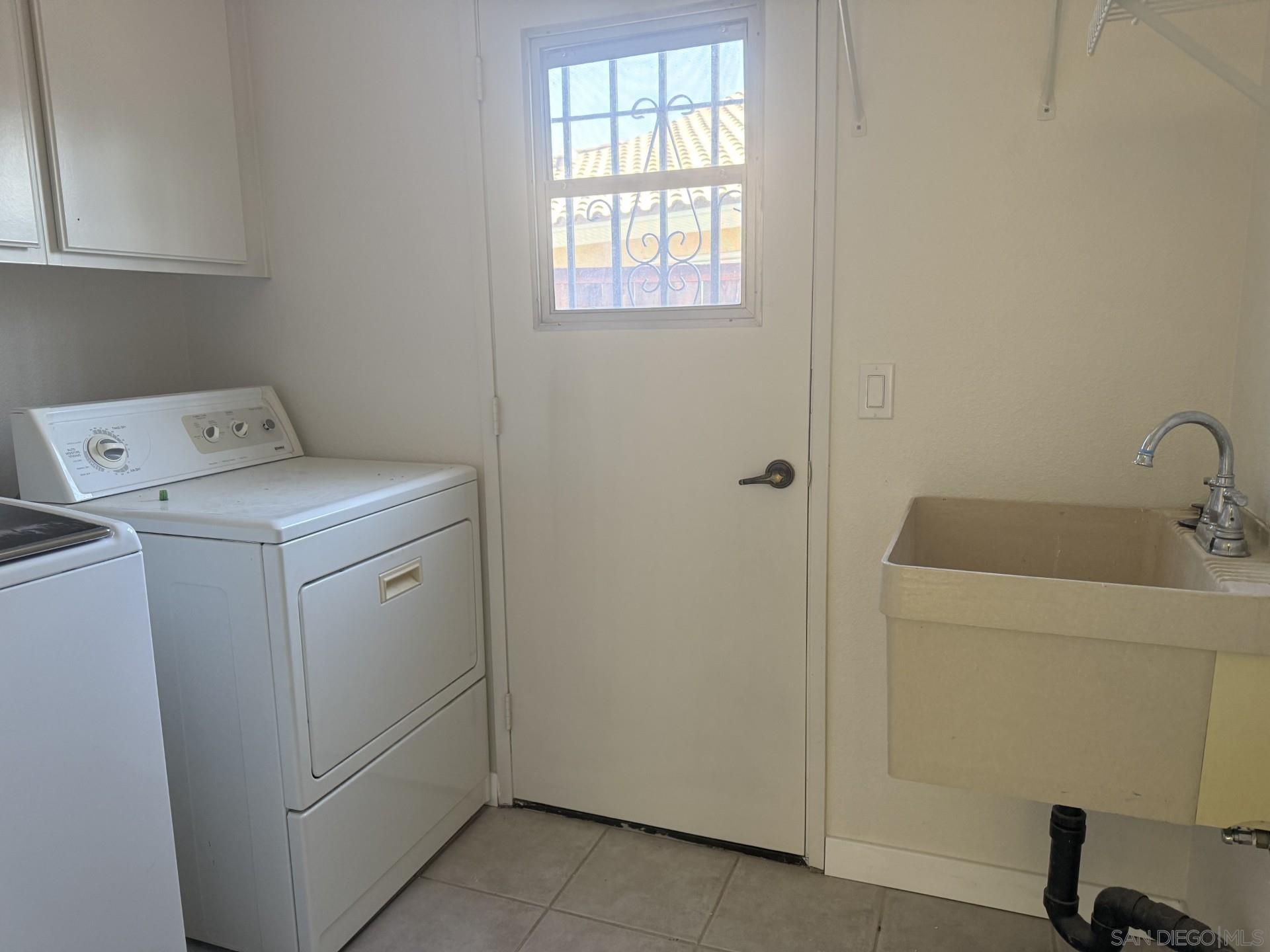 Detail Gallery Image 5 of 9 For 14547  Yukon, San Diego,  CA 92129 - 4 Beds | 2/1 Baths