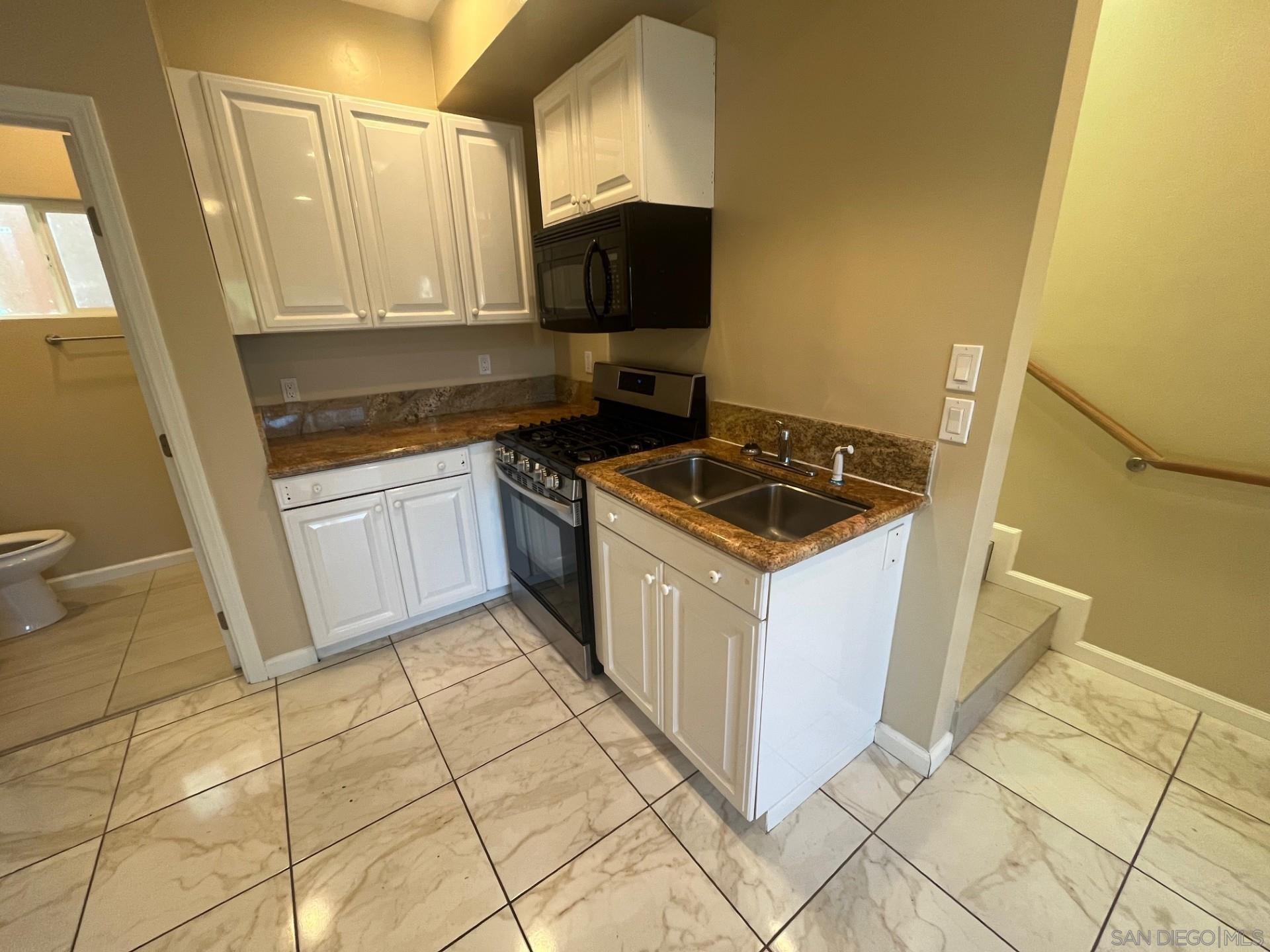 Detail Gallery Image 5 of 11 For 4932  Campanile, San Diego,  CA 92115 - 4 Beds | 4 Baths