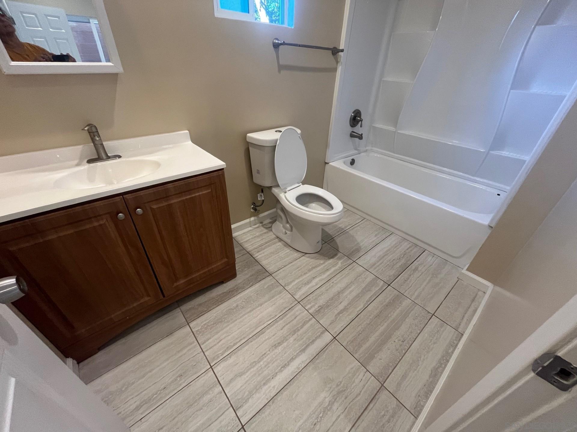 Detail Gallery Image 6 of 11 For 4932  Campanile, San Diego,  CA 92115 - 4 Beds | 4 Baths