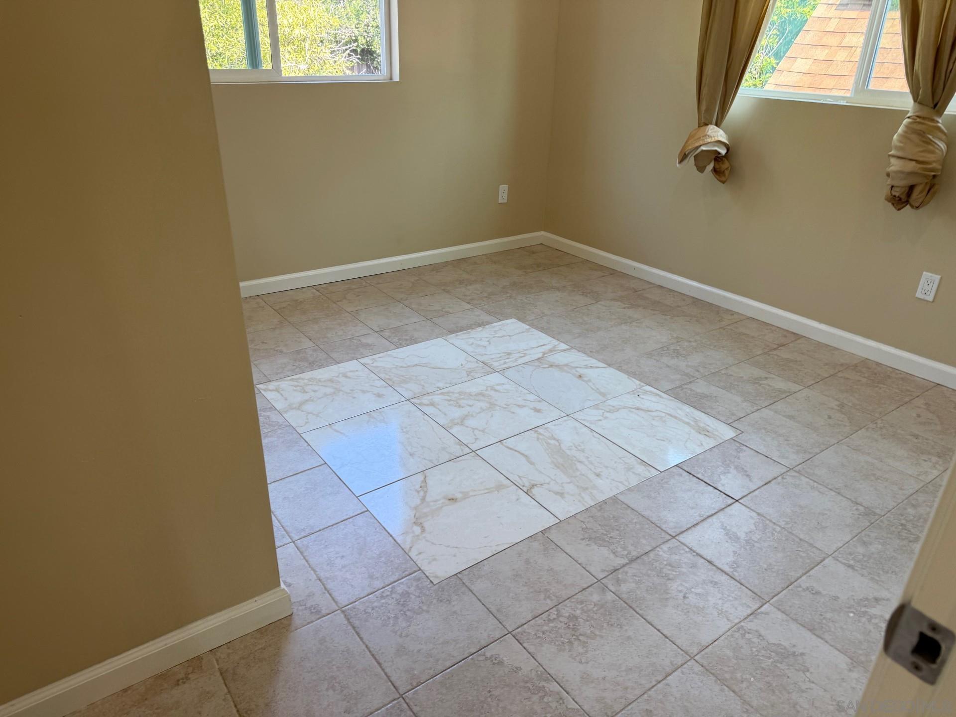 Detail Gallery Image 8 of 11 For 4932  Campanile, San Diego,  CA 92115 - 4 Beds | 4 Baths