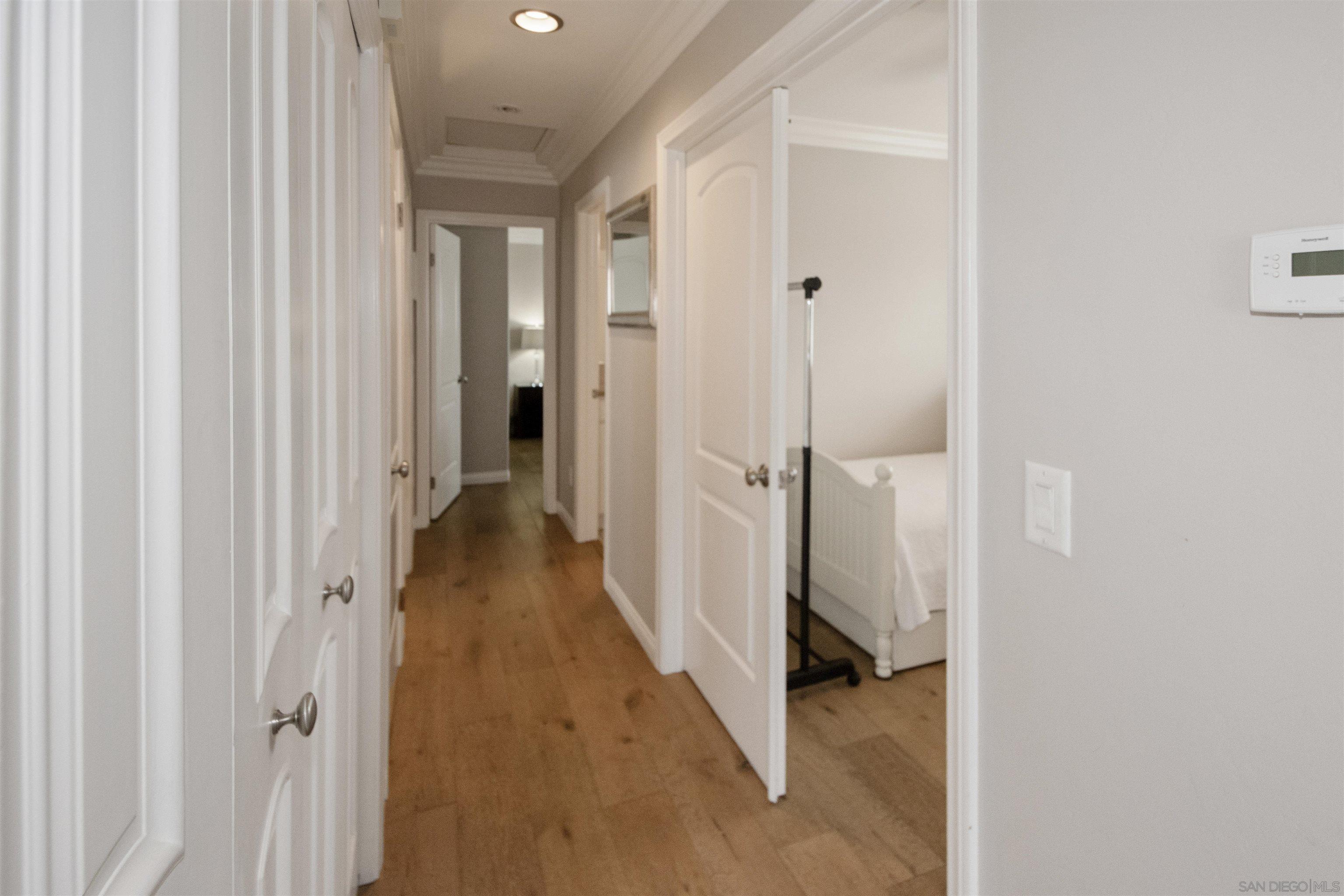 Detail Gallery Image 11 of 28 For 1052  Isabella Avenue   E, Coronado,  CA 92118 - 3 Beds | 2 Baths