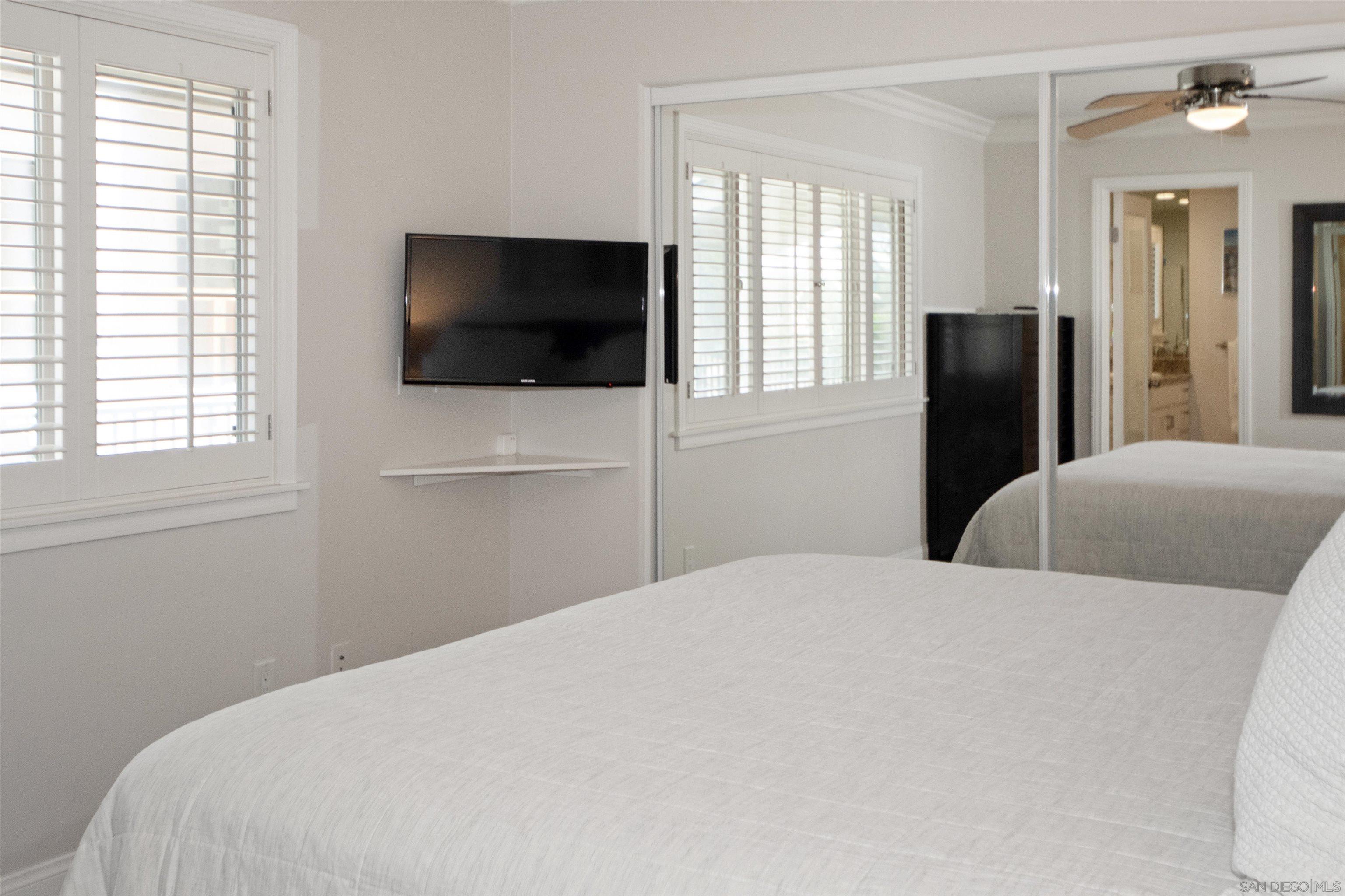 Detail Gallery Image 13 of 28 For 1052  Isabella Avenue   E, Coronado,  CA 92118 - 3 Beds | 2 Baths