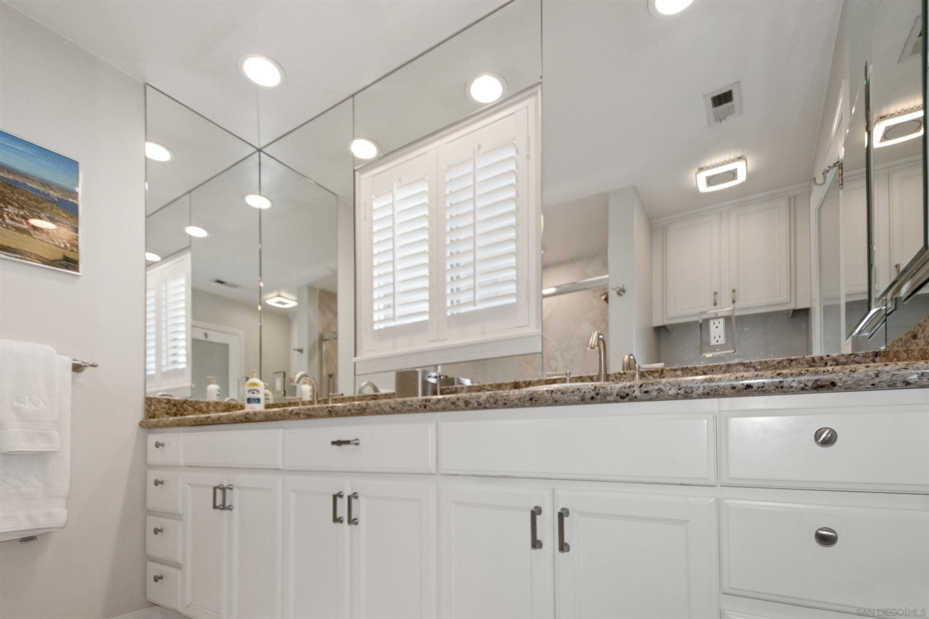 Detail Gallery Image 17 of 28 For 1052  Isabella Avenue   E, Coronado,  CA 92118 - 3 Beds | 2 Baths