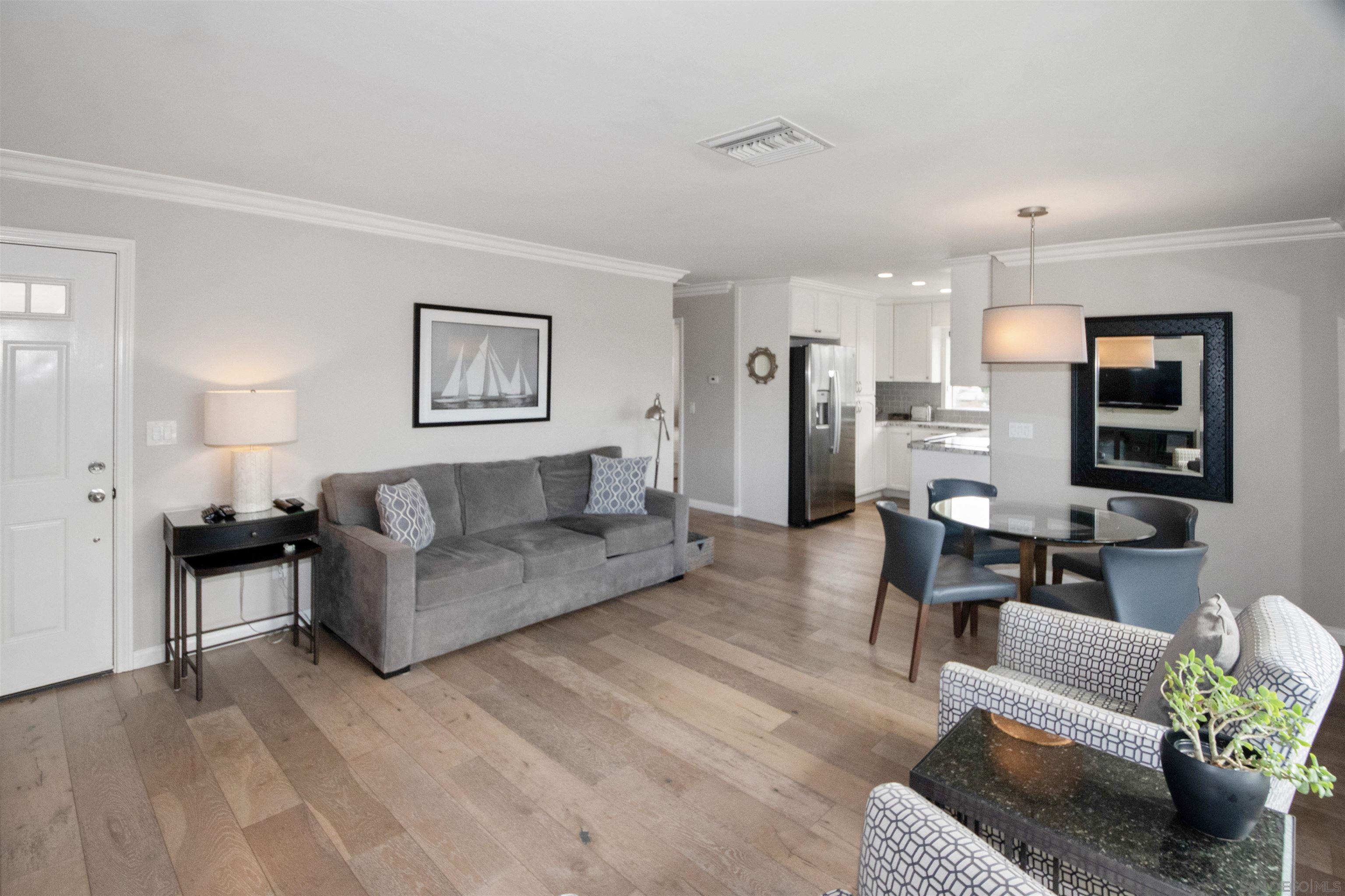 Detail Gallery Image 6 of 28 For 1052  Isabella Avenue   E, Coronado,  CA 92118 - 3 Beds | 2 Baths