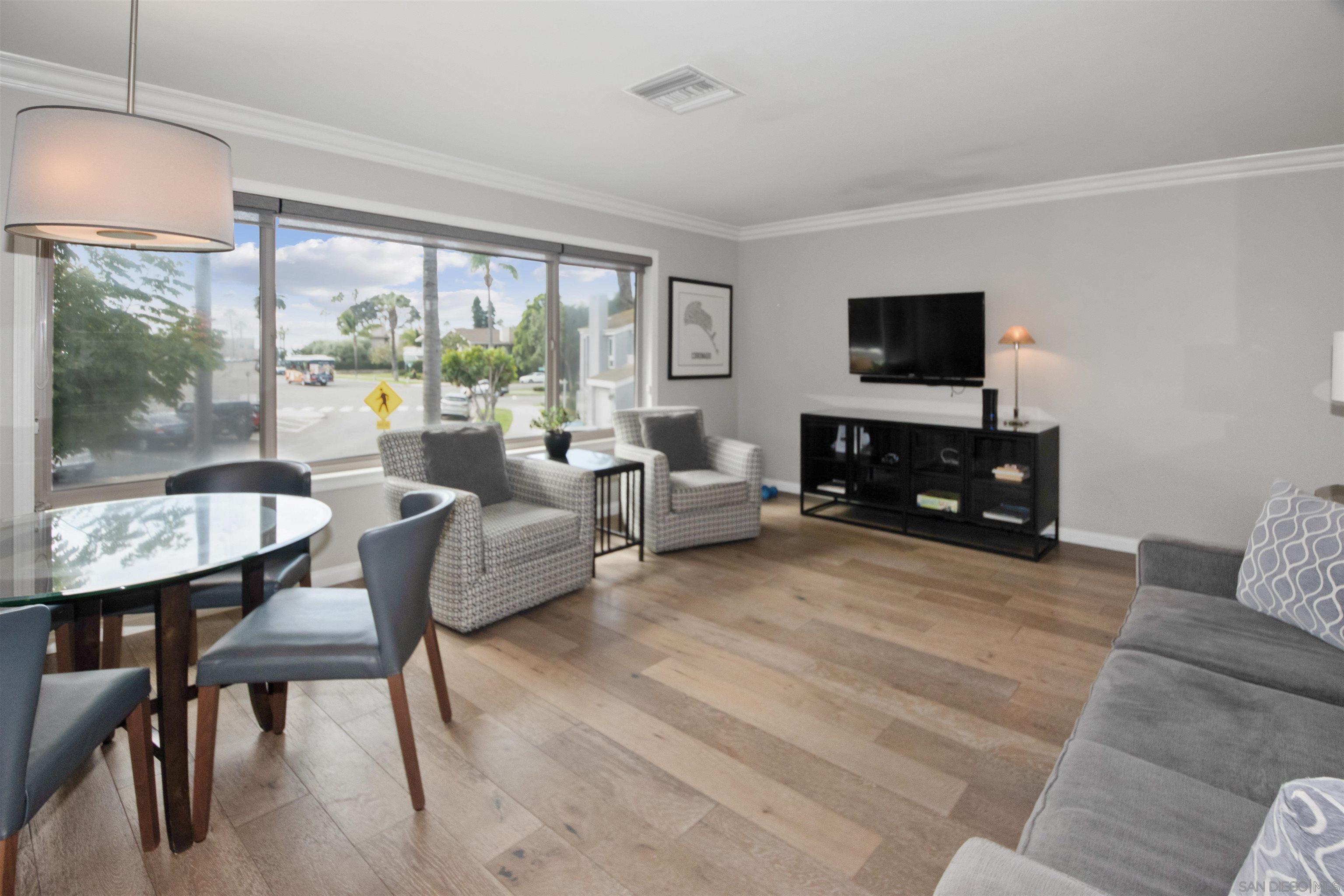 Detail Gallery Image 7 of 28 For 1052  Isabella Avenue   E, Coronado,  CA 92118 - 3 Beds | 2 Baths