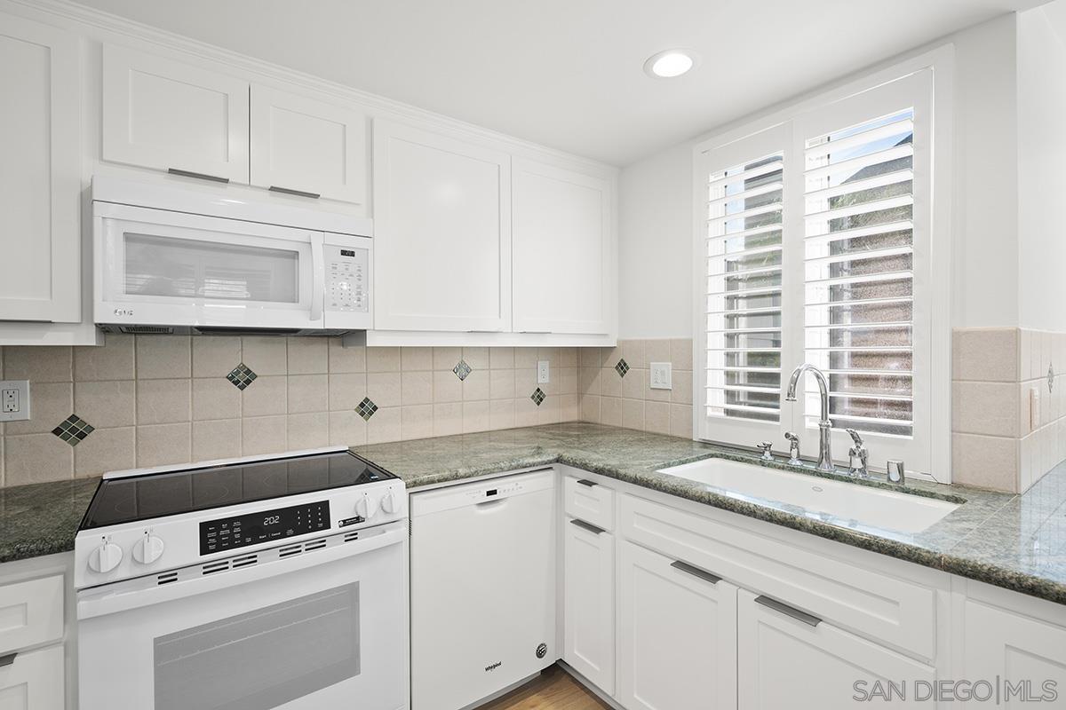 Detail Gallery Image 11 of 40 For 325 S Sierra Ave  25, Solana Beach,  CA 92075 - 2 Beds | 2 Baths