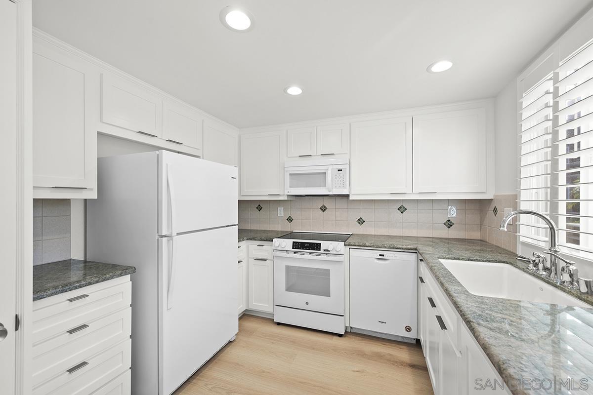 Detail Gallery Image 12 of 40 For 325 S Sierra Ave  25, Solana Beach,  CA 92075 - 2 Beds | 2 Baths