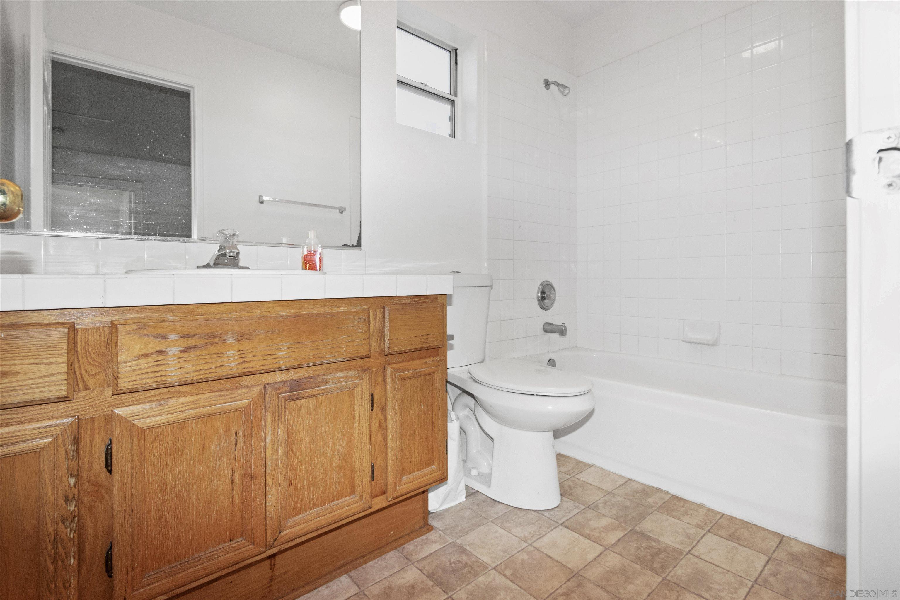 Detail Gallery Image 14 of 22 For 1240  Silverado Drive, Coronado,  CA 92118 - 4 Beds | 3 Baths