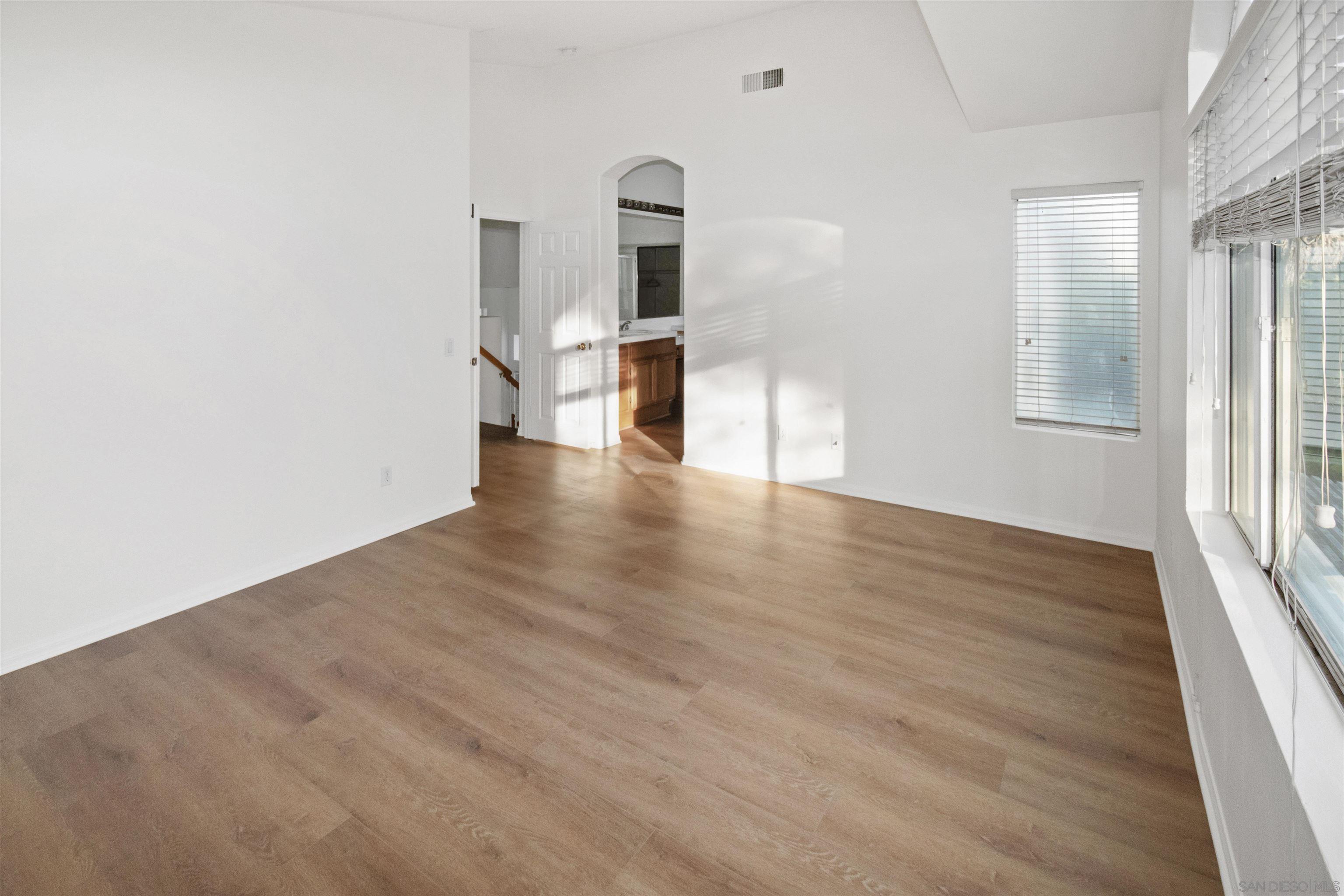 Detail Gallery Image 16 of 22 For 1240  Silverado Drive, Coronado,  CA 92118 - 4 Beds | 3 Baths