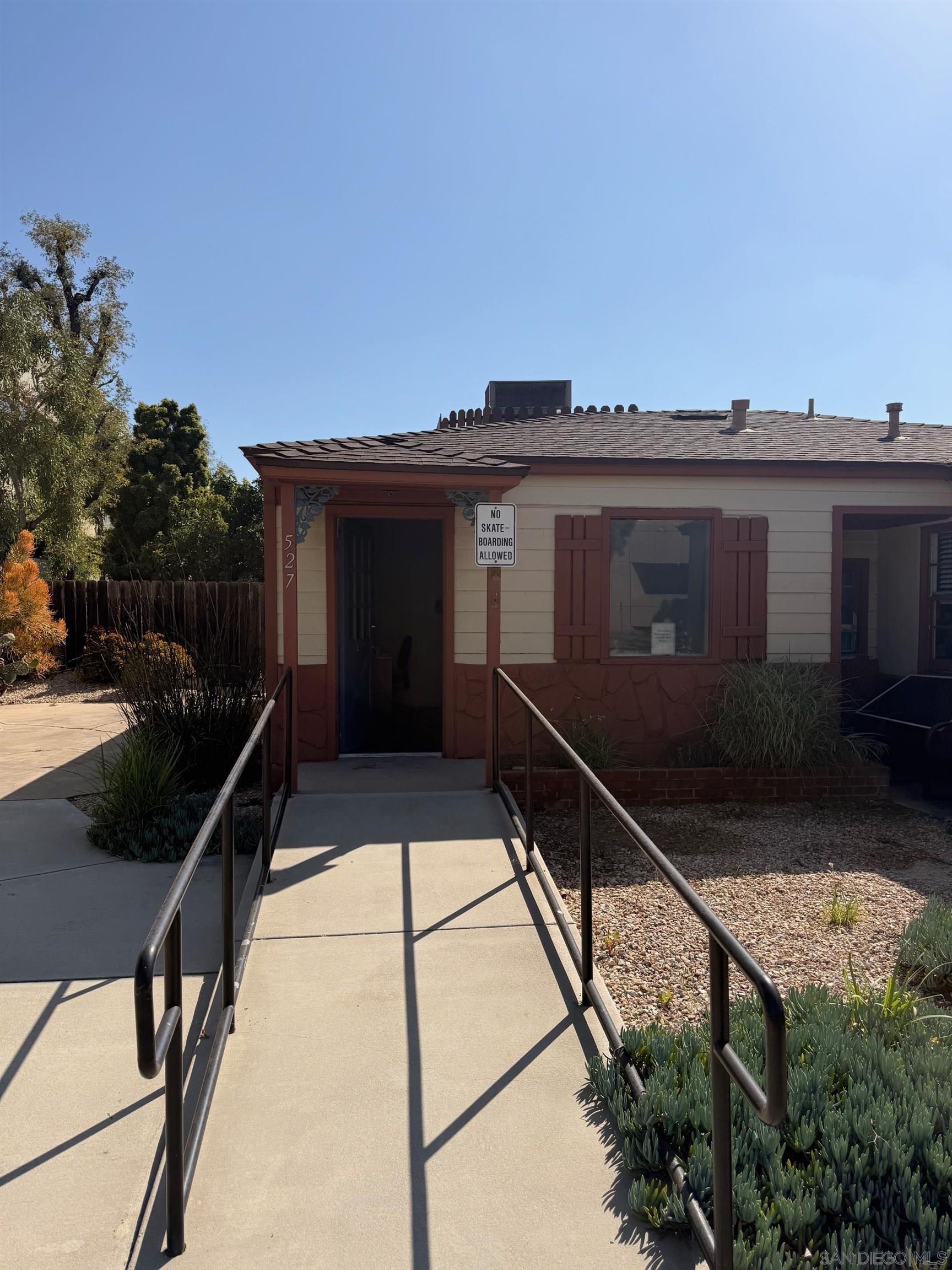 Front Image Thumbnail for SD260009304