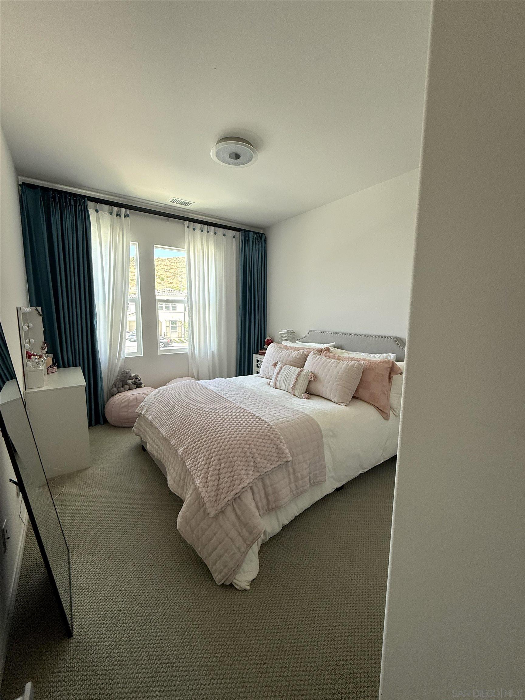 Detail Gallery Image 13 of 34 For 8515  Goldfield St, Santee,  CA 92071 - 4 Beds | 3 Baths