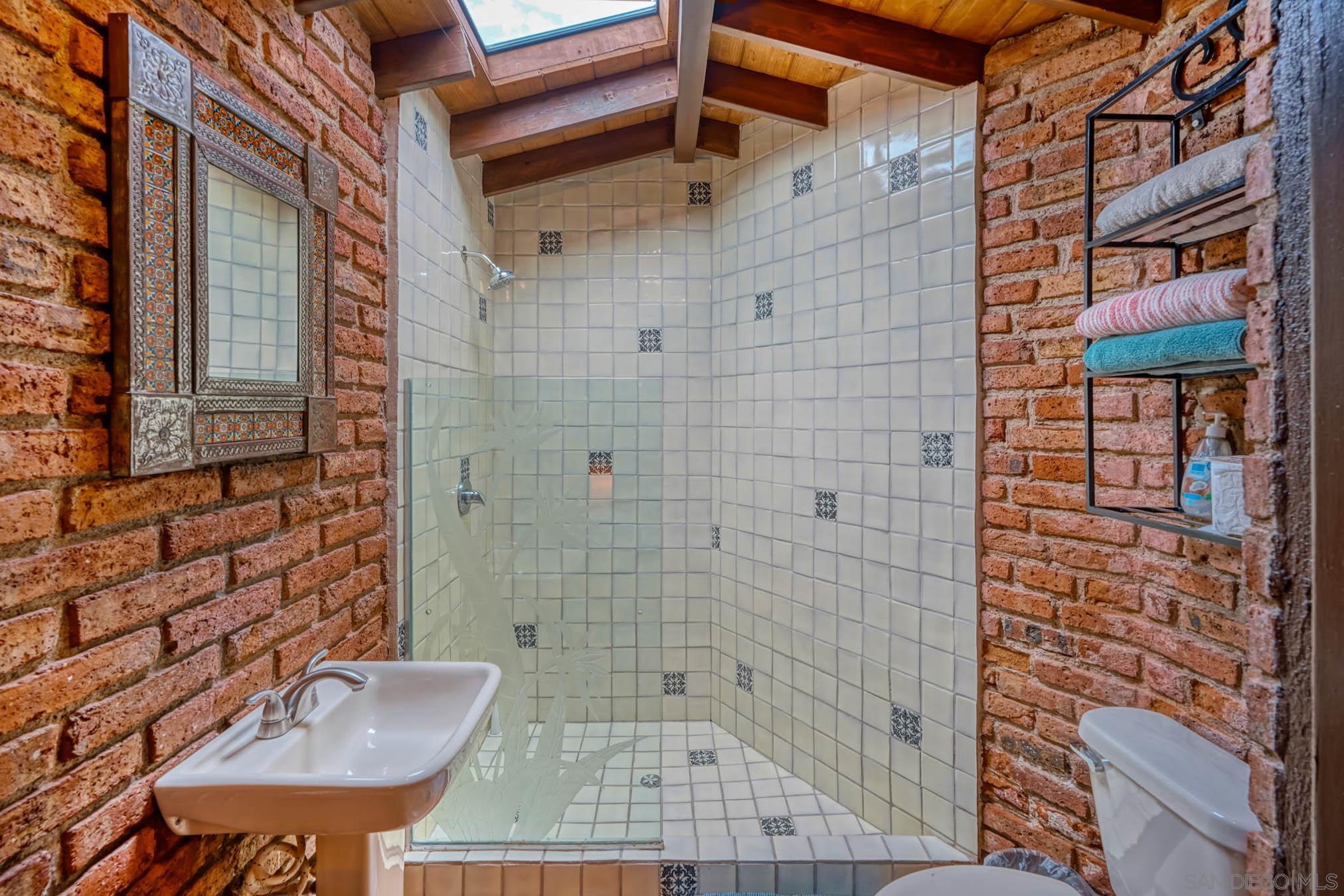 Detail Gallery Image 19 of 26 For 82  Pelicanos Oeste, –,  CA 99999 - 2 Beds | 2 Baths