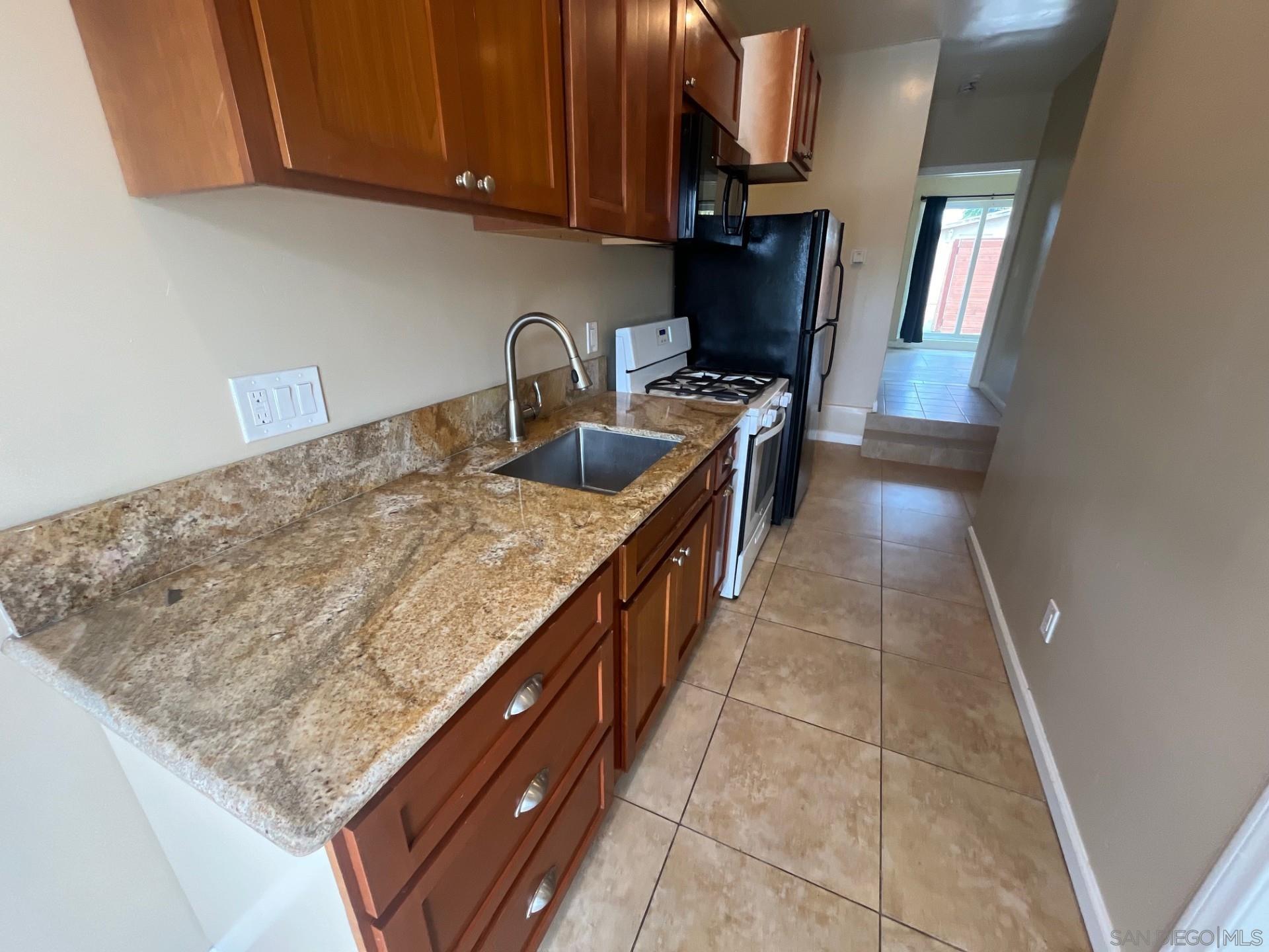 Front Image Thumbnail for SD260009327