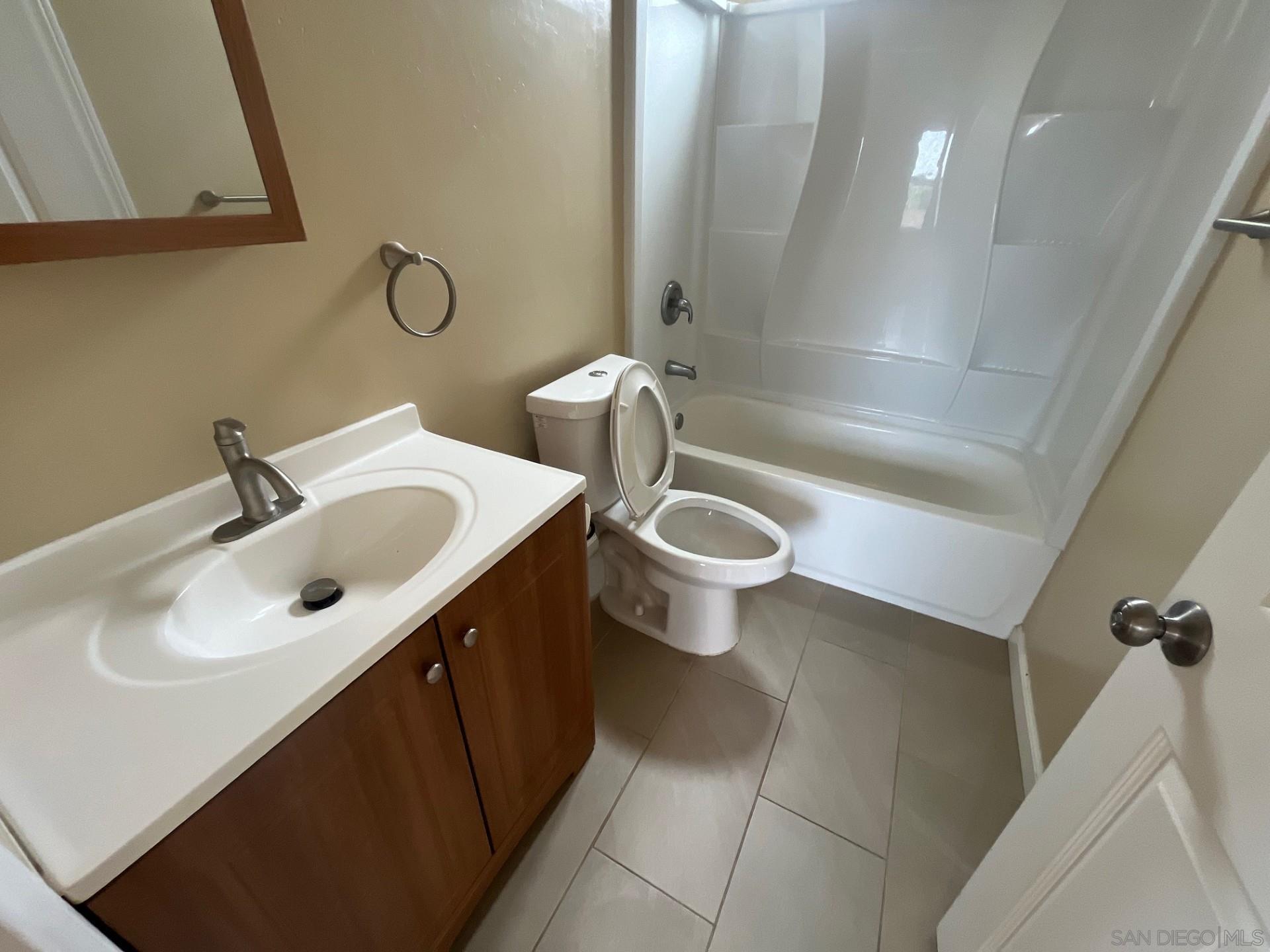 Detail Gallery Image 11 of 15 For 5432  Mary Lane, San Diego,  CA 92115 - 4 Beds | 4 Baths