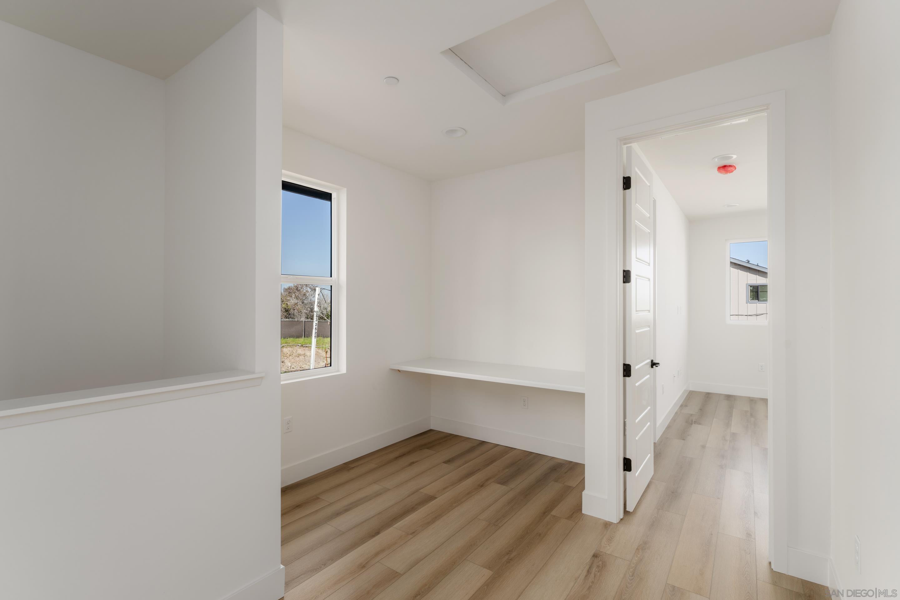 Detail Gallery Image 15 of 40 For 702  Passion Court, Vista,  CA 92083 - 3 Beds | 3 Baths