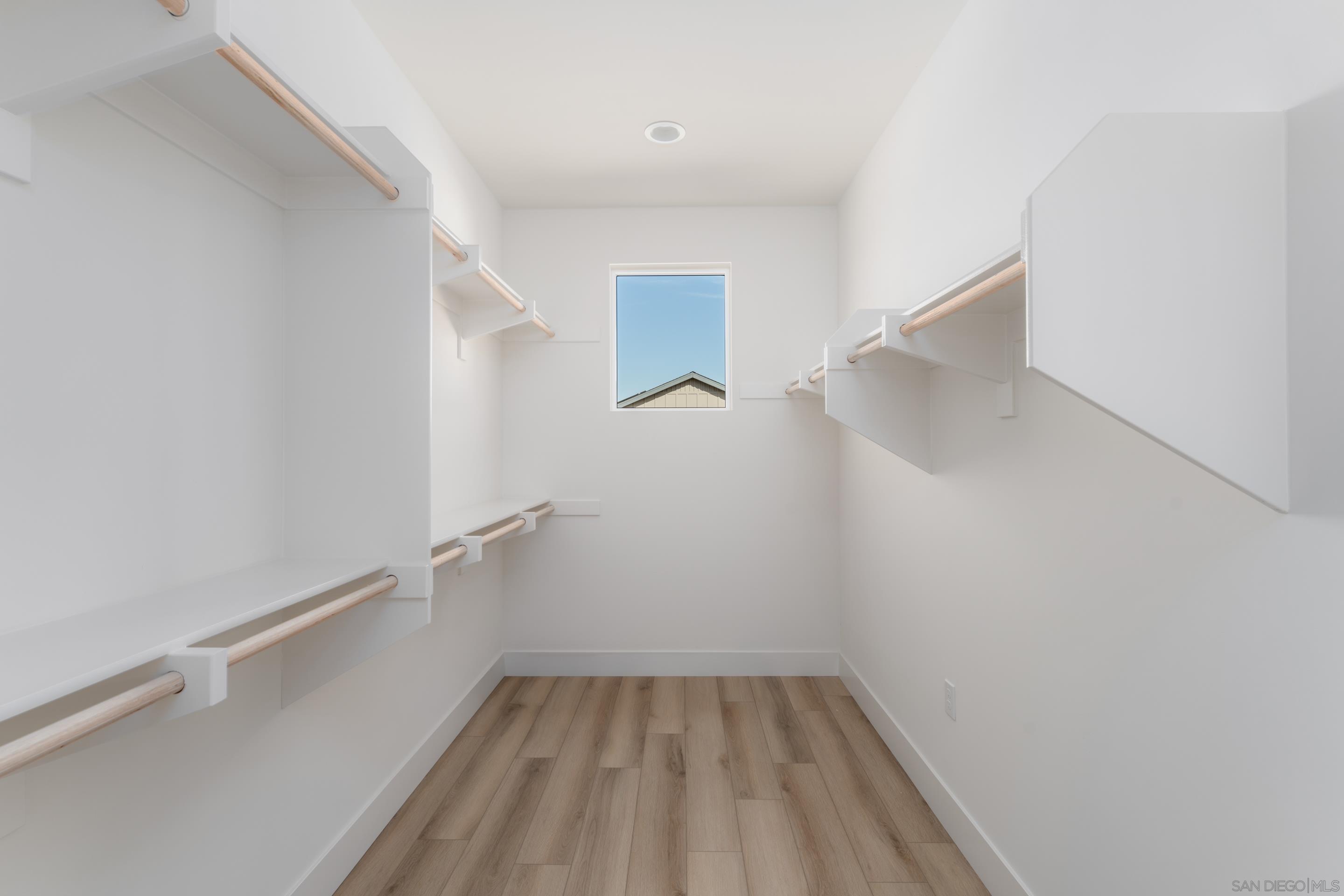 Detail Gallery Image 24 of 40 For 702  Passion Court, Vista,  CA 92083 - 3 Beds | 3 Baths