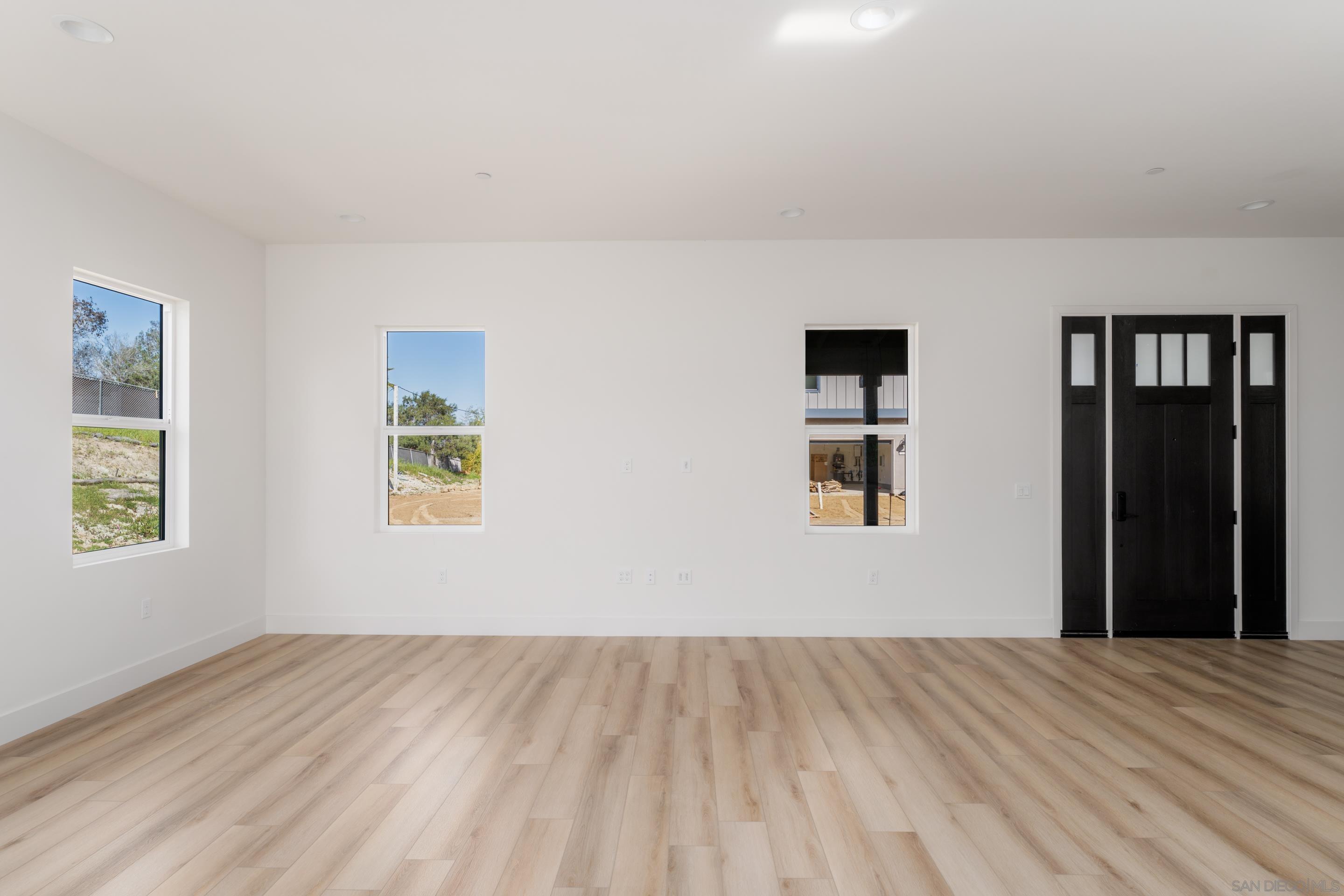 Detail Gallery Image 36 of 40 For 702  Passion Court, Vista,  CA 92083 - 3 Beds | 3 Baths