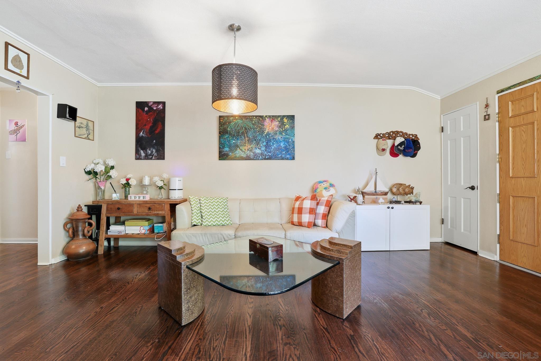 Detail Gallery Image 11 of 52 For 1929  N Rose St, Burbank,  CA 91505 - 2 Beds | 2 Baths