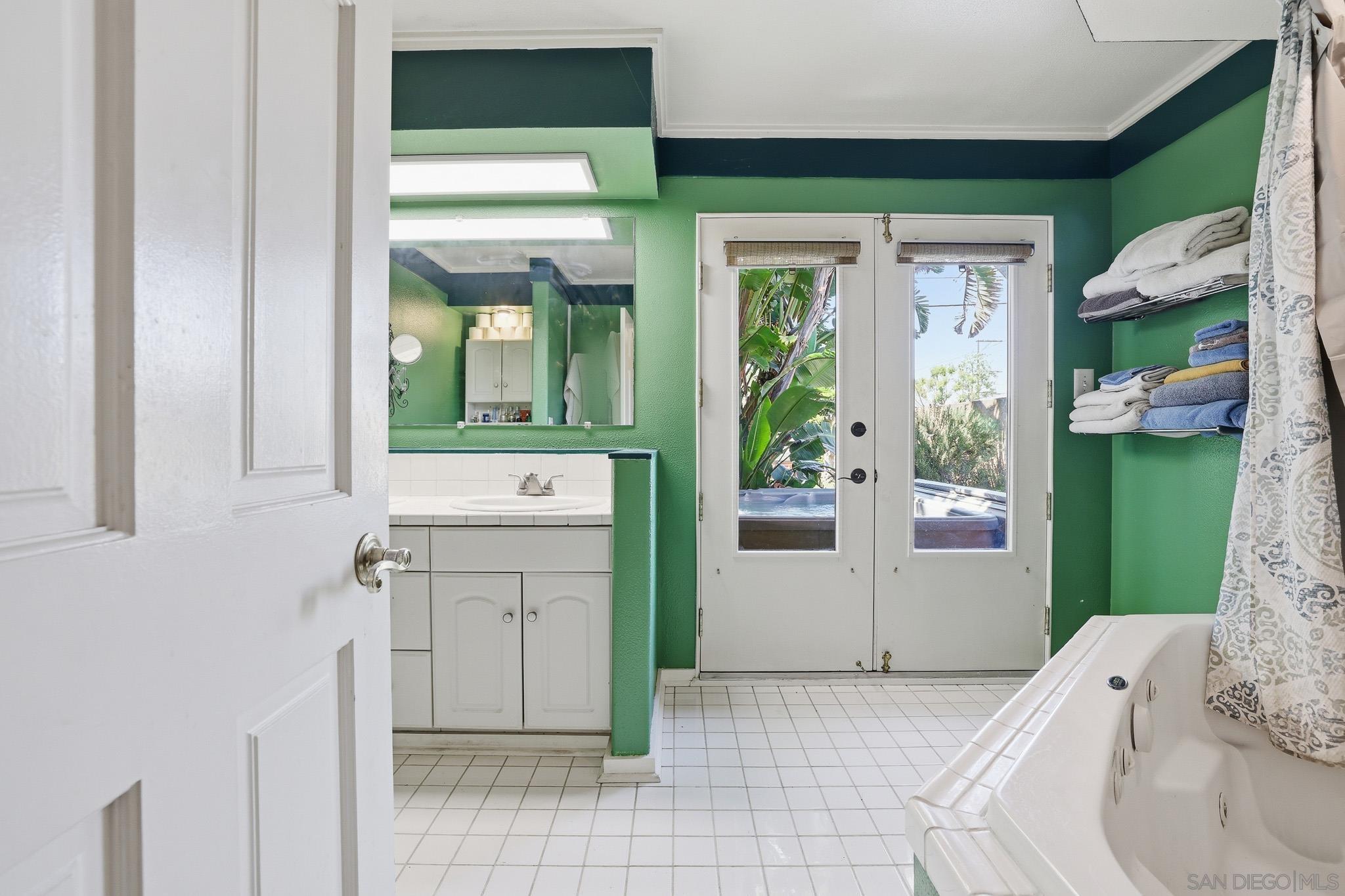 Detail Gallery Image 32 of 52 For 1929  N Rose St, Burbank,  CA 91505 - 2 Beds | 2 Baths