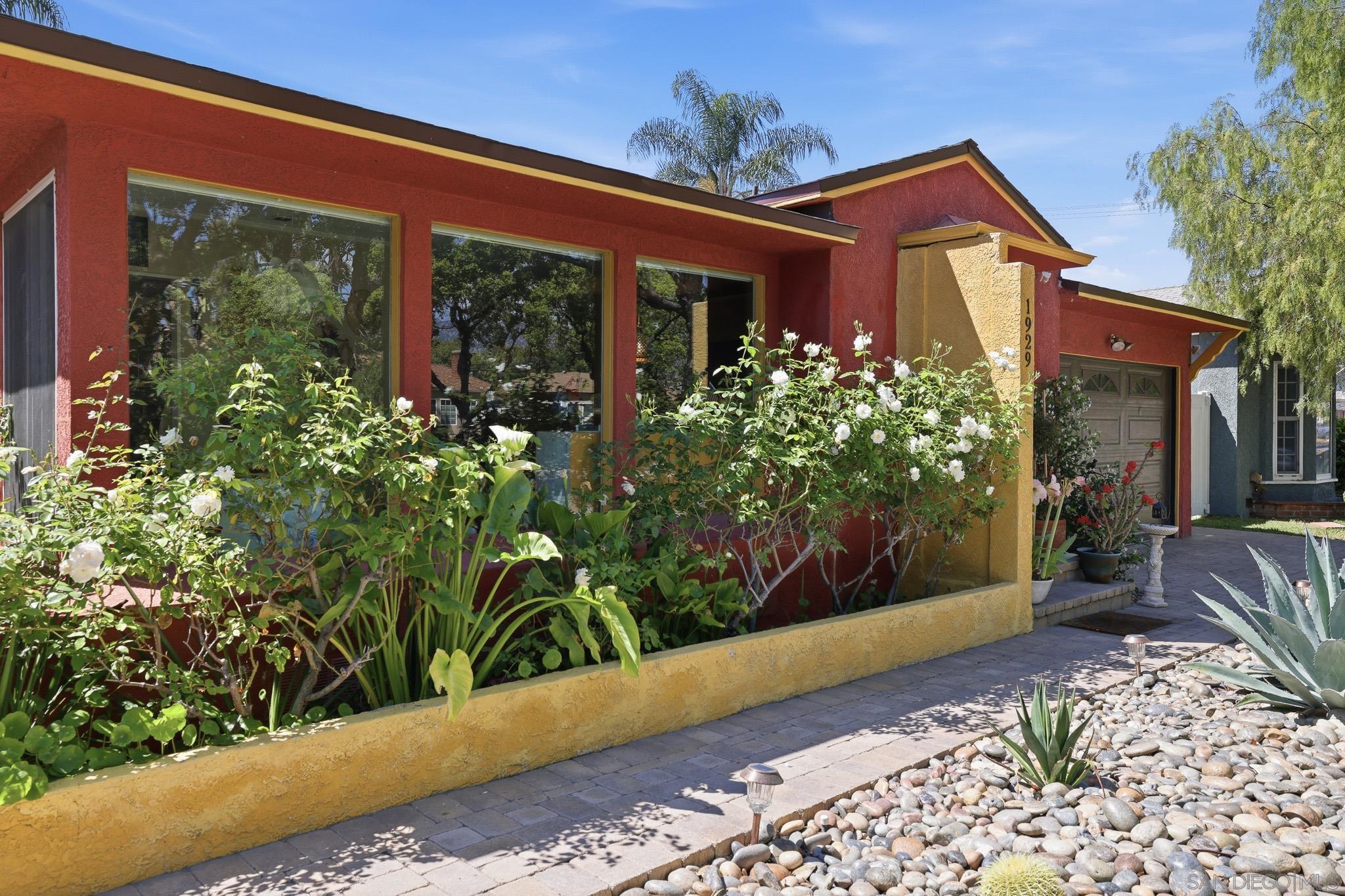 Detail Gallery Image 5 of 52 For 1929  N Rose St, Burbank,  CA 91505 - 2 Beds | 2 Baths