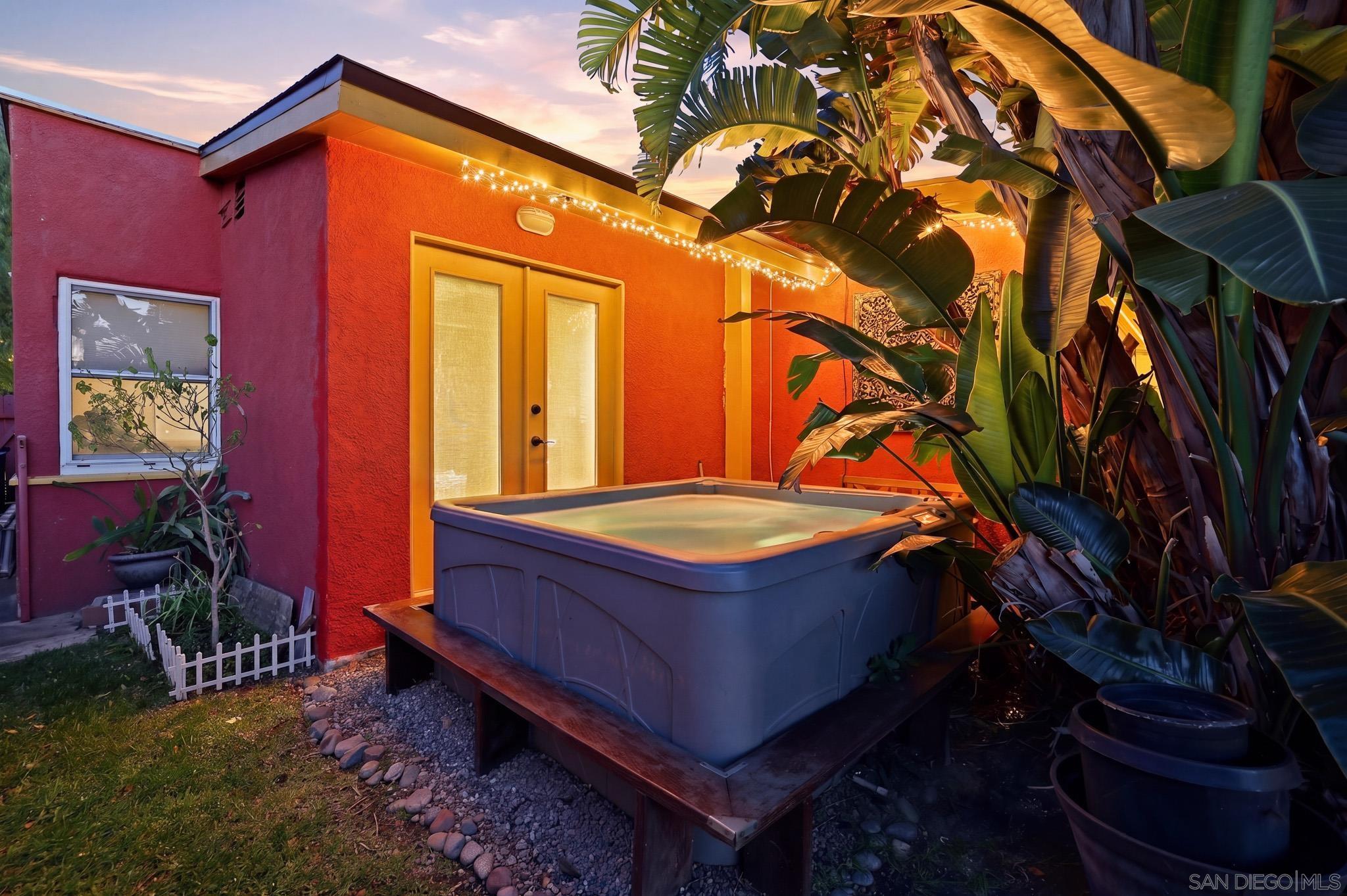 Detail Gallery Image 46 of 52 For 1929  N Rose St, Burbank,  CA 91505 - 2 Beds | 2 Baths