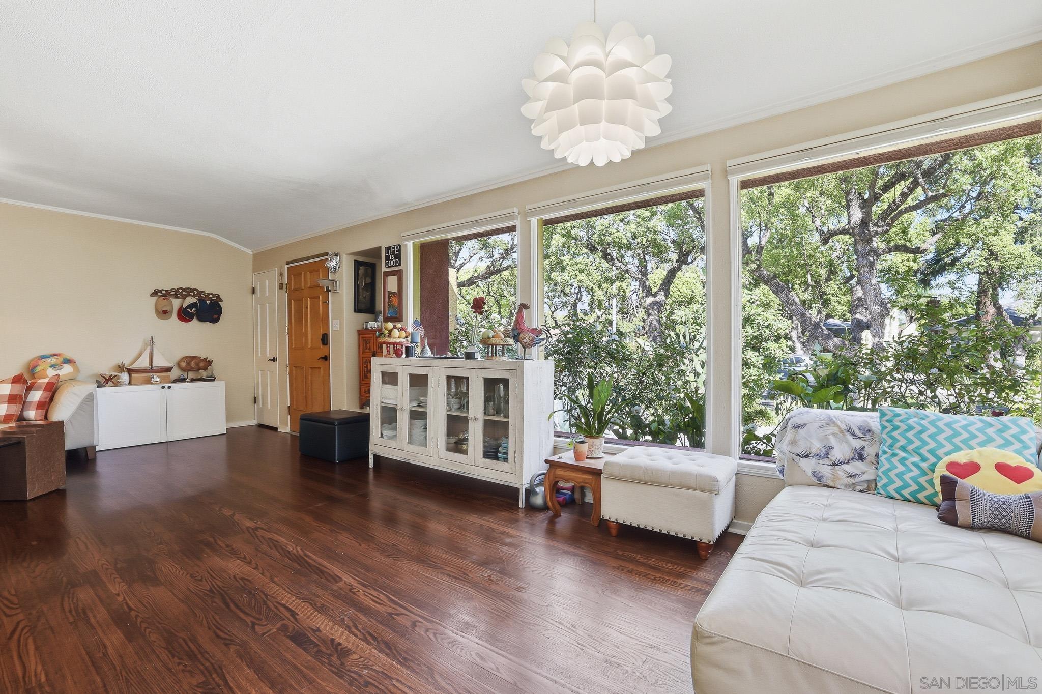 Detail Gallery Image 8 of 52 For 1929  N Rose St, Burbank,  CA 91505 - 2 Beds | 2 Baths